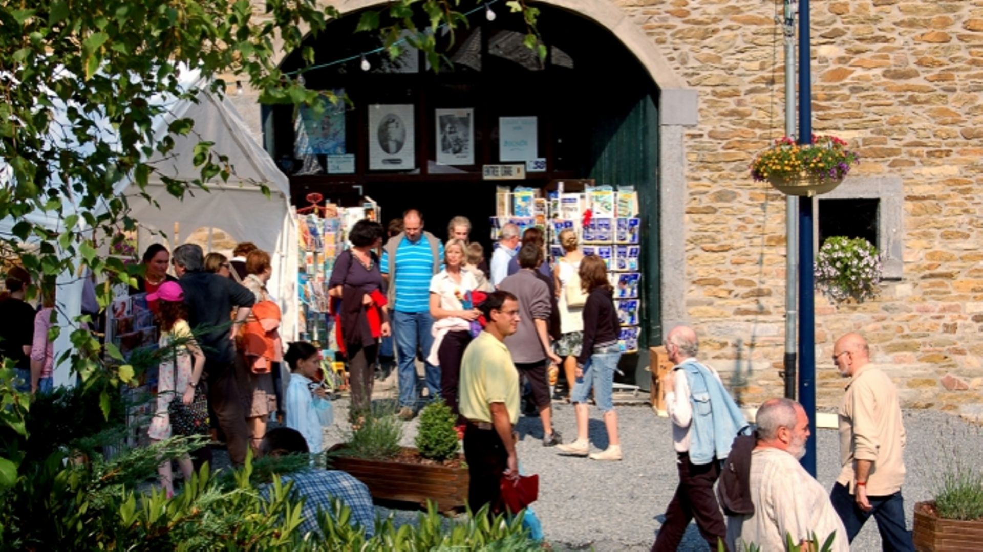Redu village du livre et en septembre village de l'art