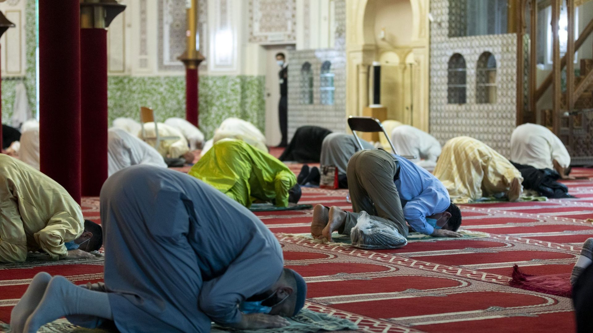 À partir de ce dimanche, 15 personnes sont autorisées dans les lieux de cultes : les mosquées s’organisent