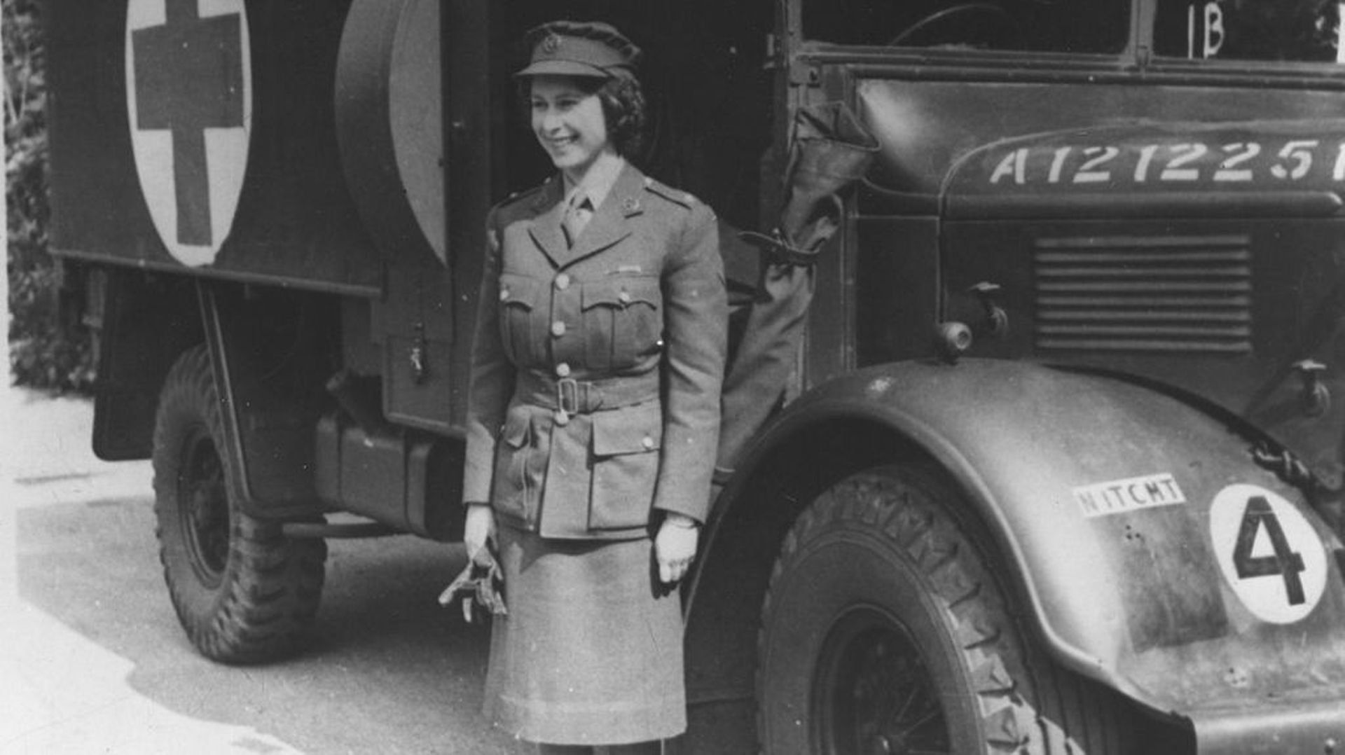 La princesse Elisabeth dans son uniforme de l'Auxiliary Territorial Service.