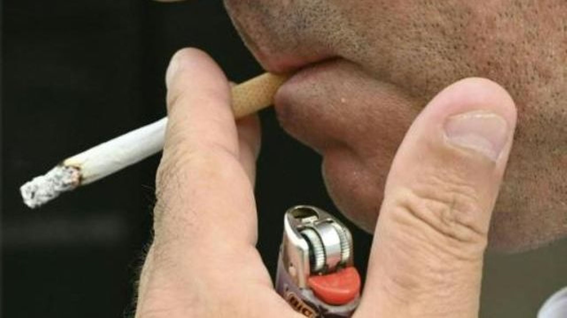 Le nombre de fumeurs masculins diminue pour la première fois