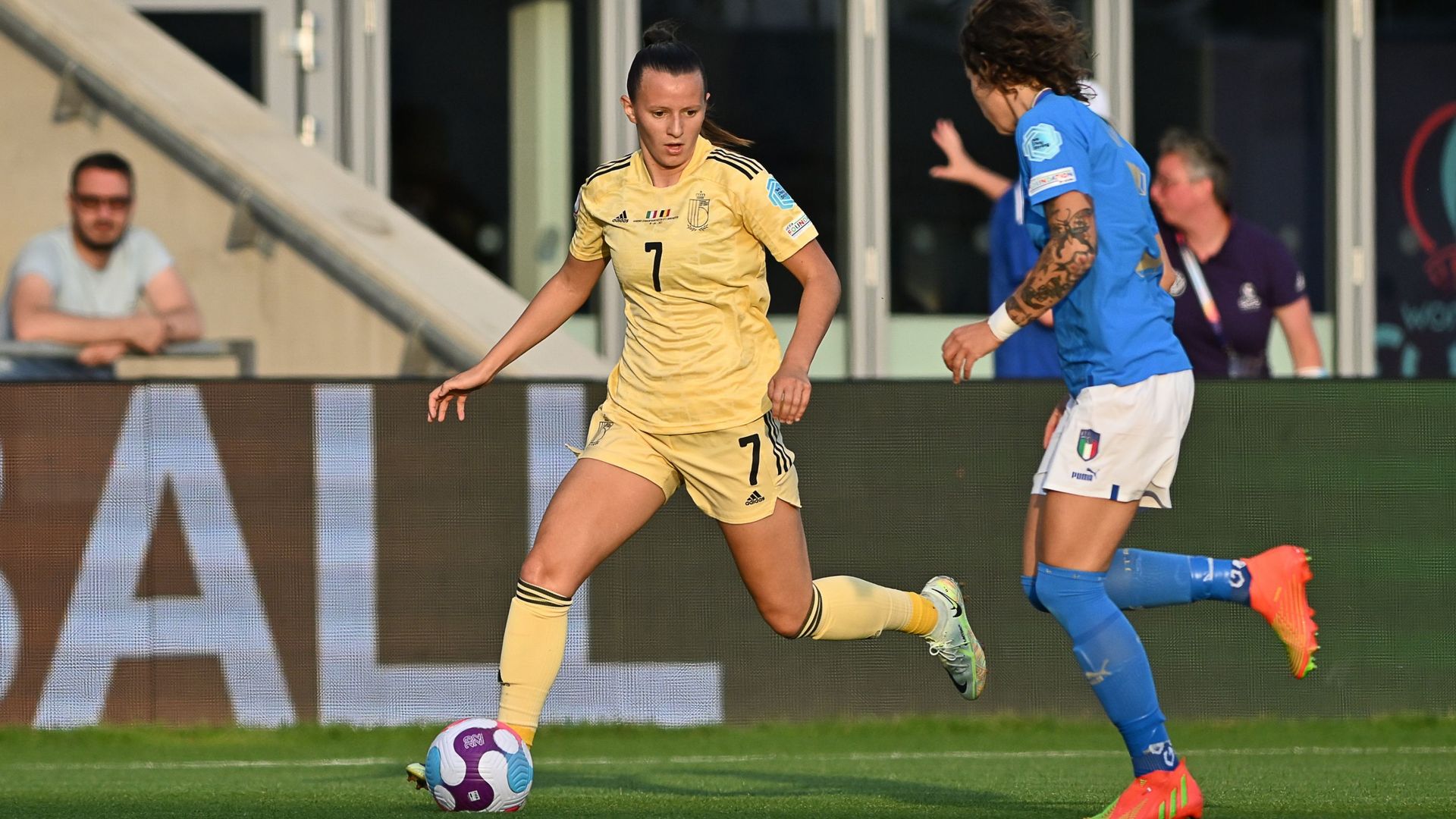 Hannah Eurlings en action contre l’Italie, dernier match de groupe de l’Euro féminin 2022.