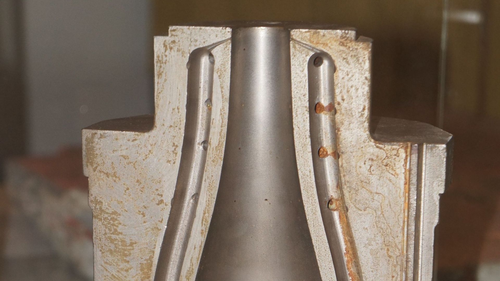coll. Musée du Verre Charleroi