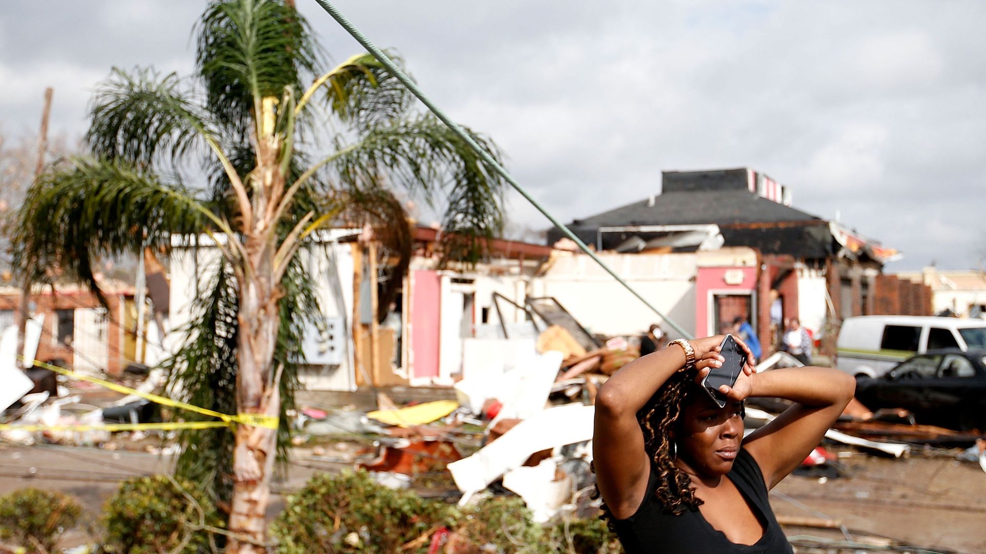 Une tornade fait plusieurs blessés et d'importants dégâts à La Nouvelle