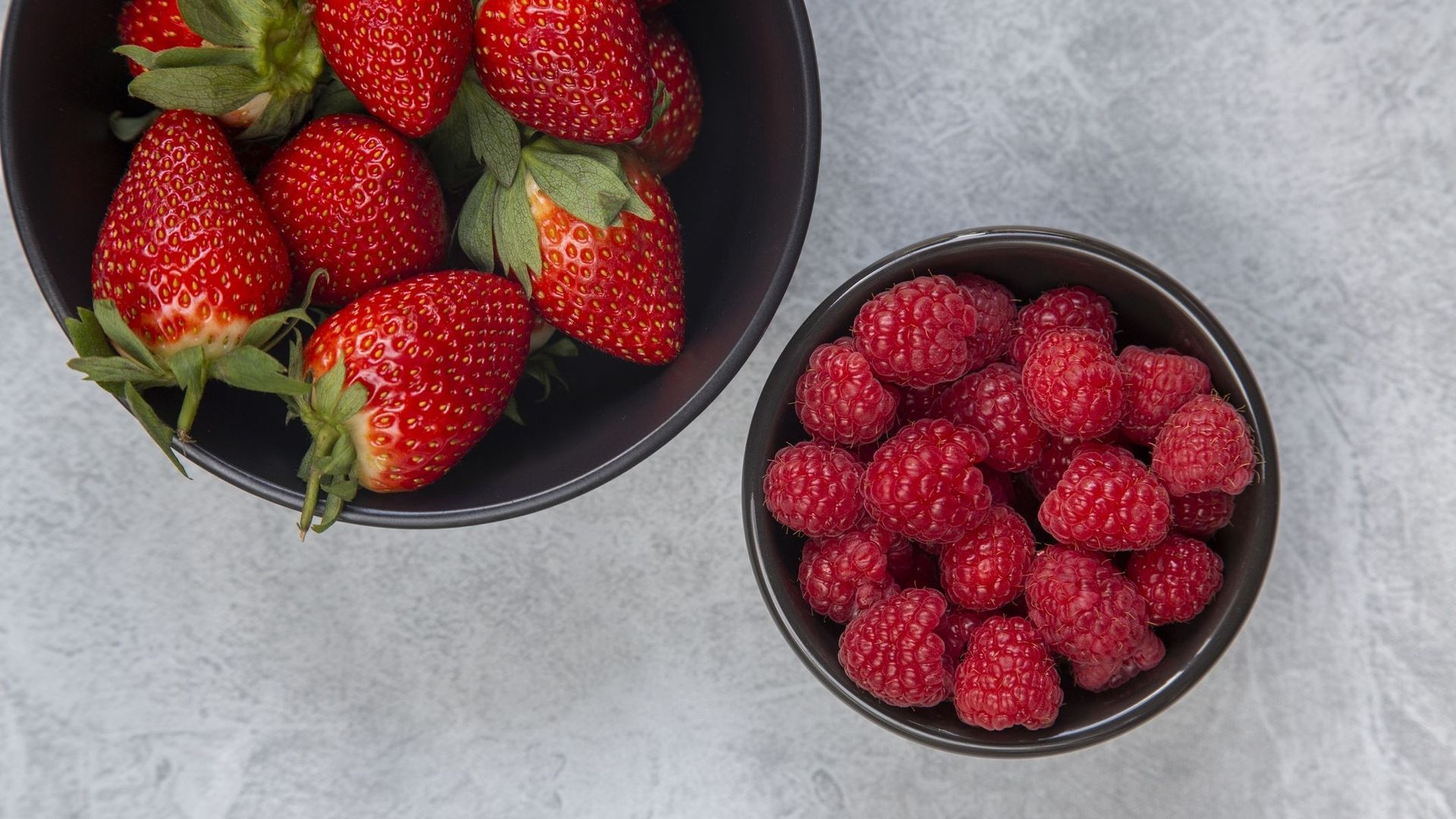 Les bienfaits de la fraise versus ceux de la framboise.