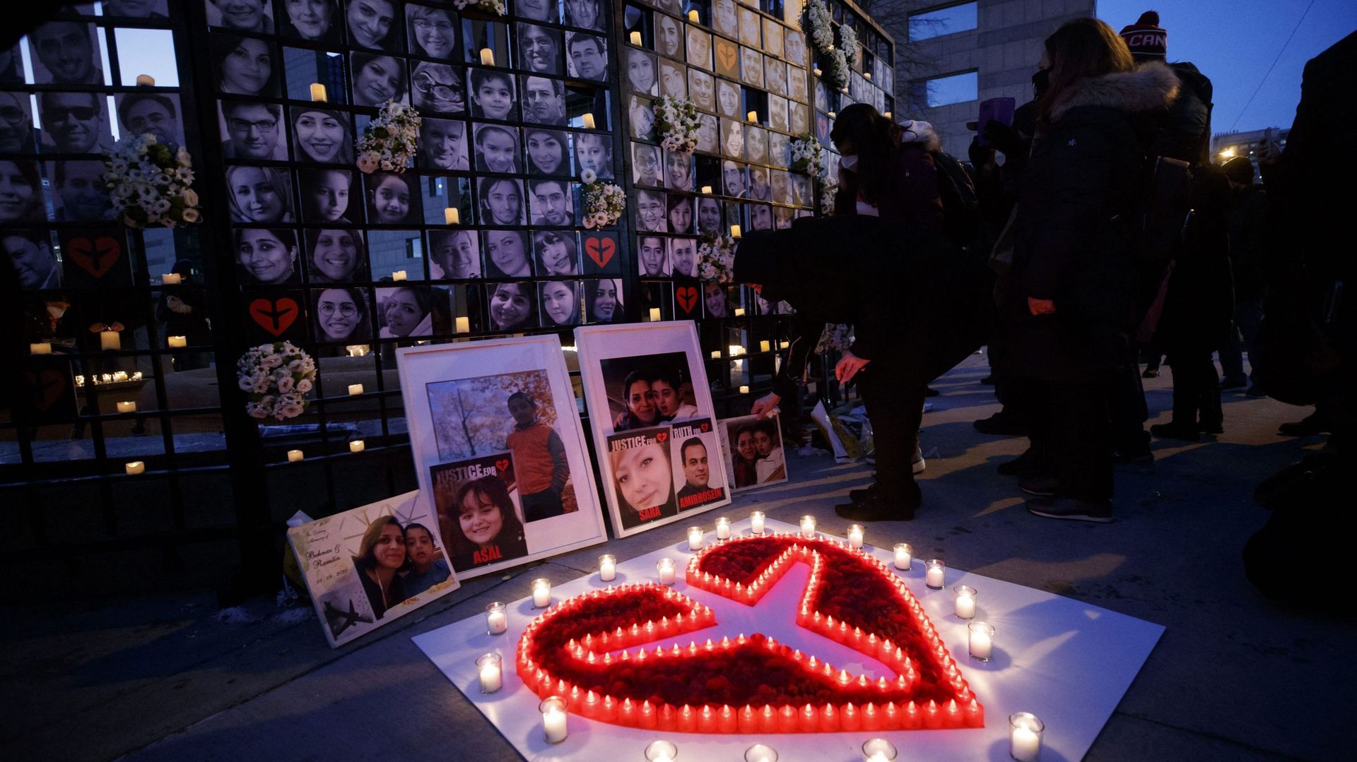 A Toronto, à la mémoire des victimes du vol PS5752