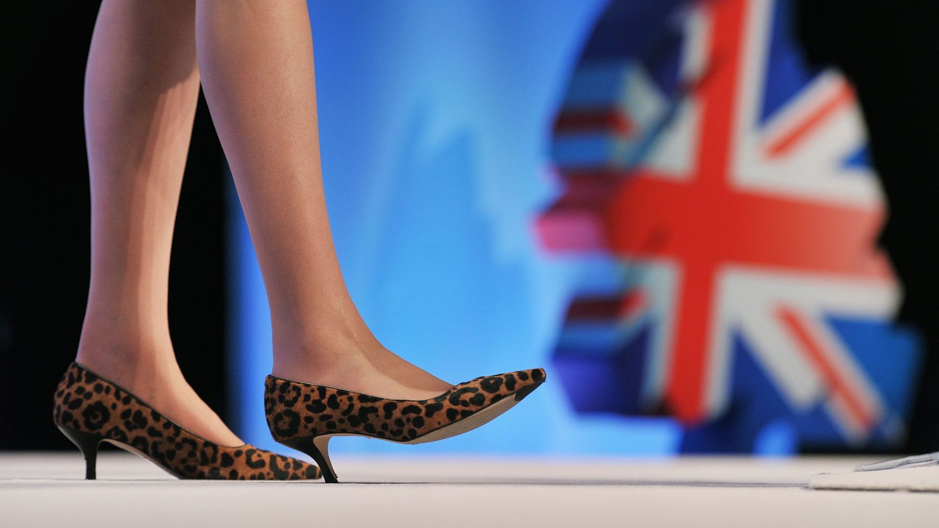 Connue pour son intransigeance, Theresa May l'est aussi pour sa passion des chaussures, "reflet de son humeur", selon elle.