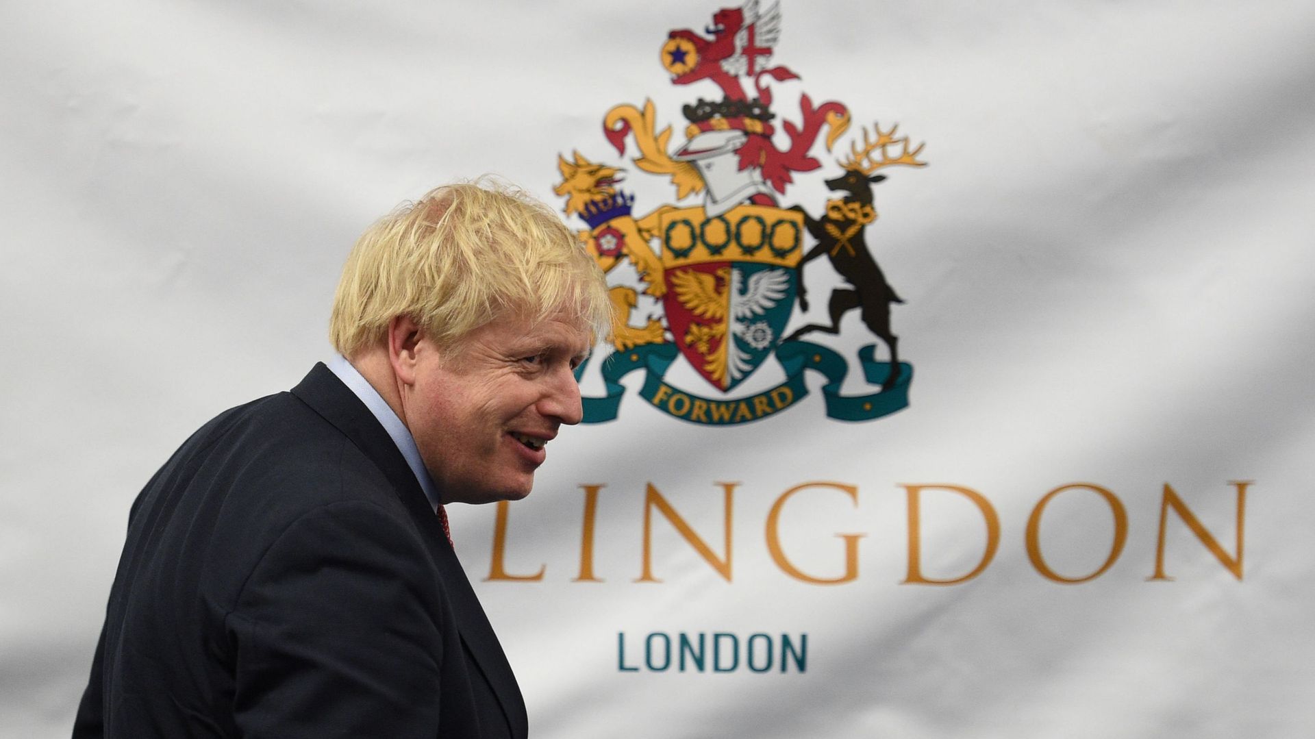 Elections au Royaume-Uni: Boris Johnson se réjouit d'avoir obtenu "un mandat fort" pour réaliser le Brexit