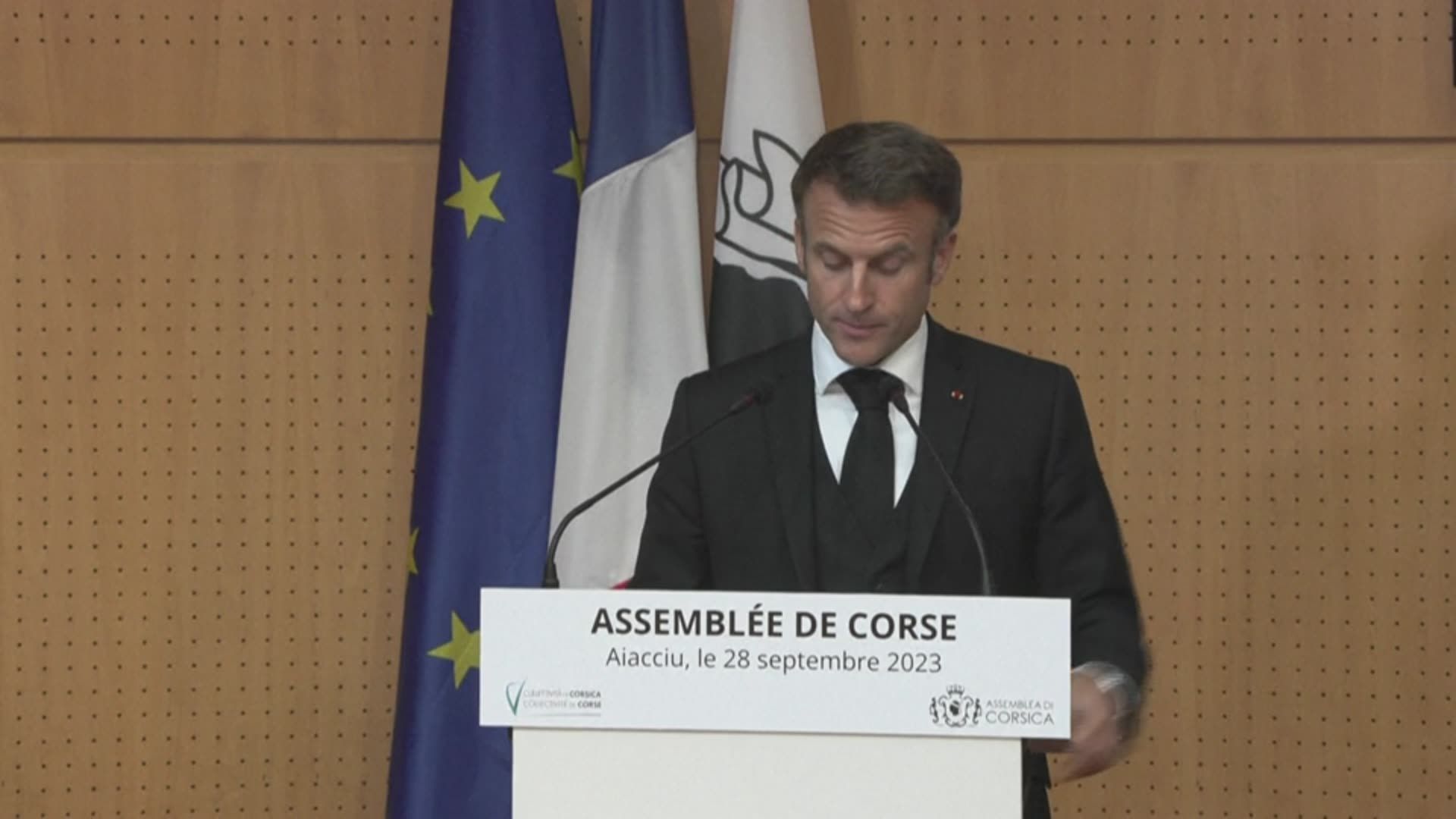 Emmanuel Macron Propose Une 'autonomie à La Corse', Un 'moment ...