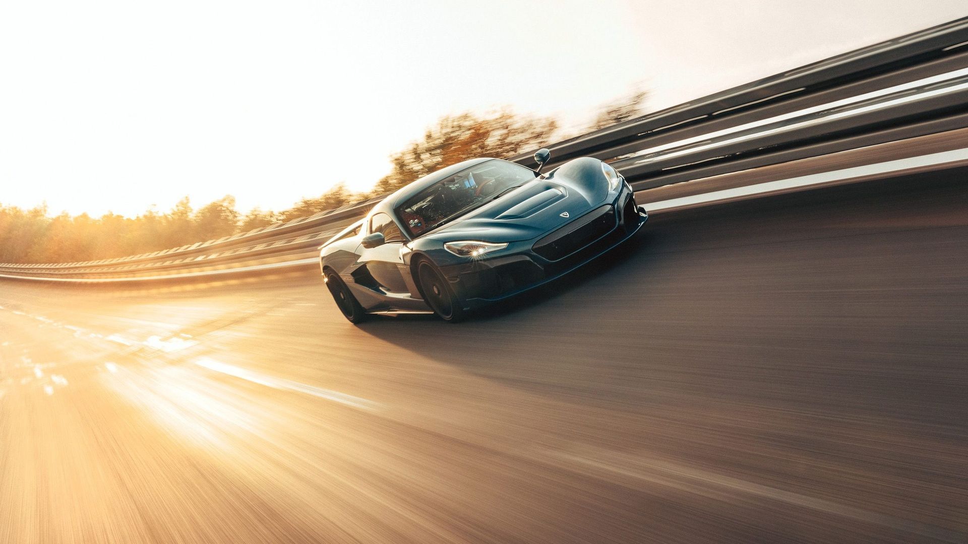 La voiture électrique la plus rapide au monde dépasse les 400 km/heure.