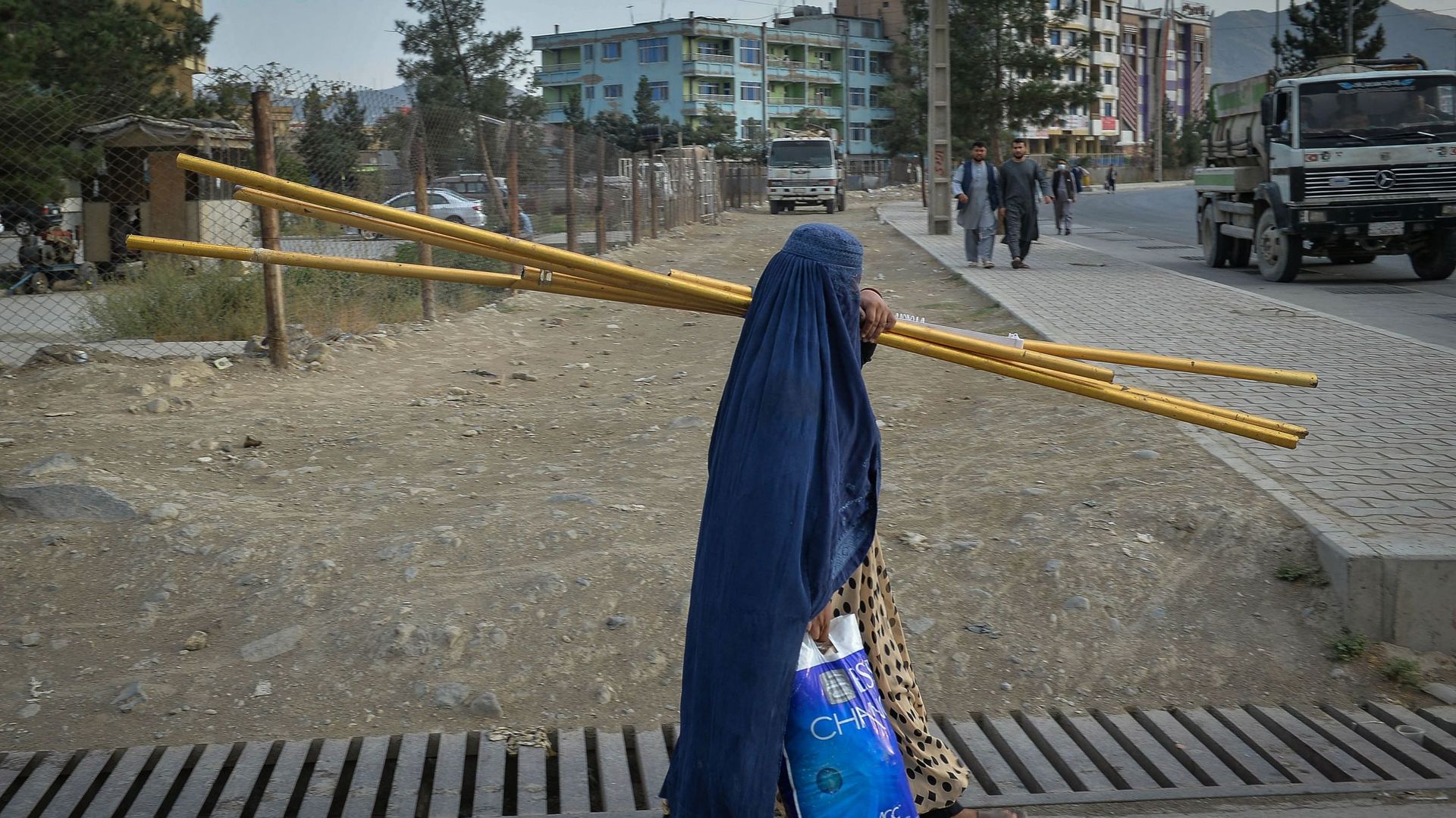 Femme afghane dans les rues de Kaboul, le 30 août 2021