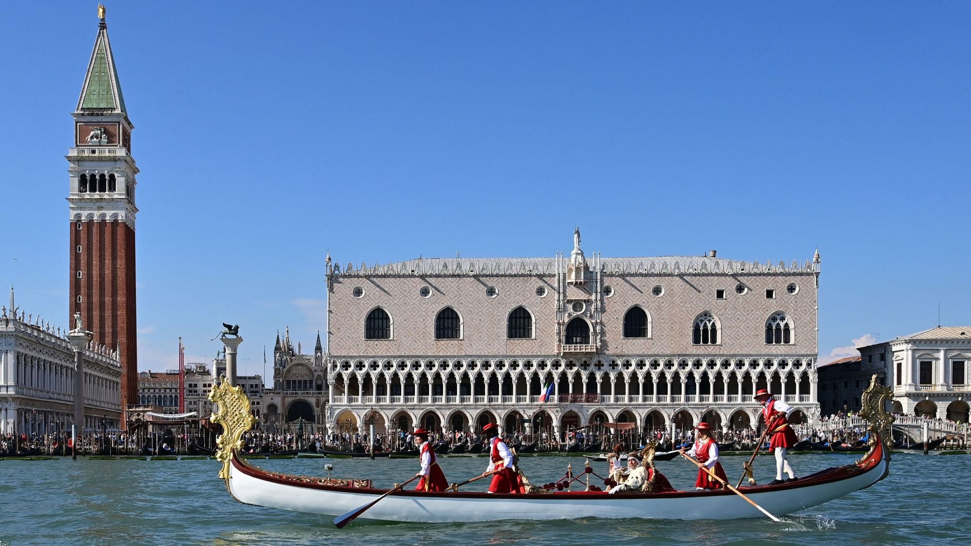 Traditionnelle Régate historique de gondoles à Venise. Photo d’illustration.
