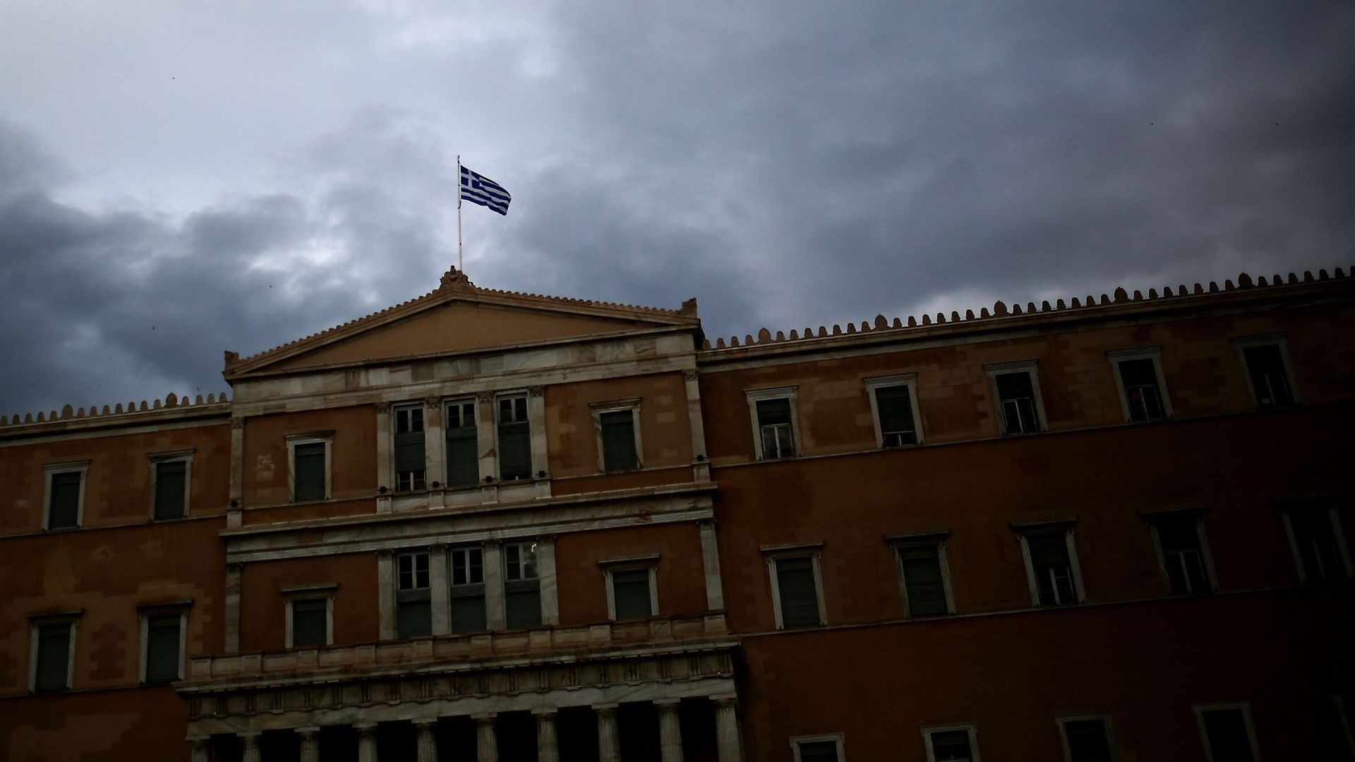 Grèce: le parlement adopte les mesures de rigueur exigées par les créanciers