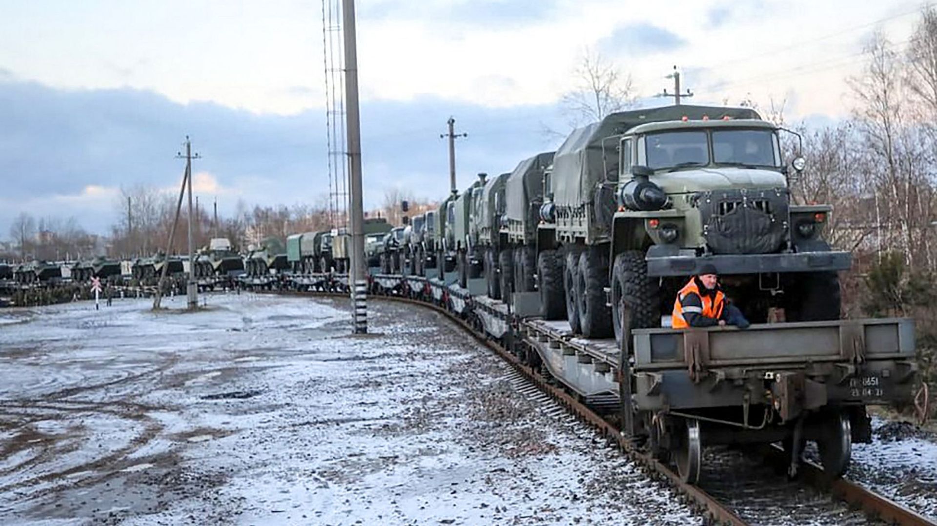 Des troupes russes arrivent en Biélorussie pour s’entraîner