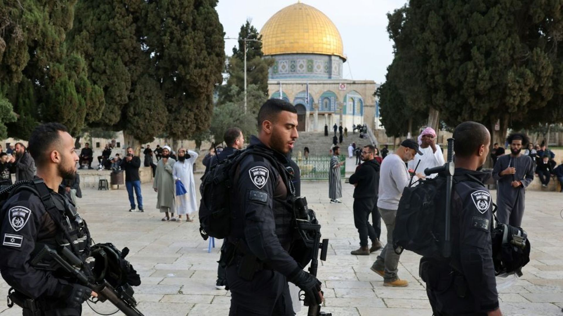 Des soldats israéliens en patrouille près de la mosquée Al-Aqsa à Jérusalem, le 9 avril 2023.