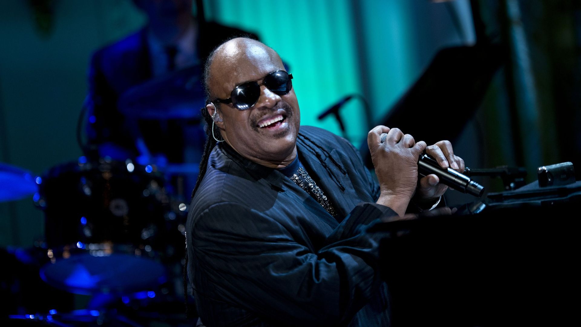 Стиви уандер слепой. Стиви уандер сейчас 2022. Джек уандер. Стиви уандер сейчас 2021. Стиви вандер лучшие слушать.