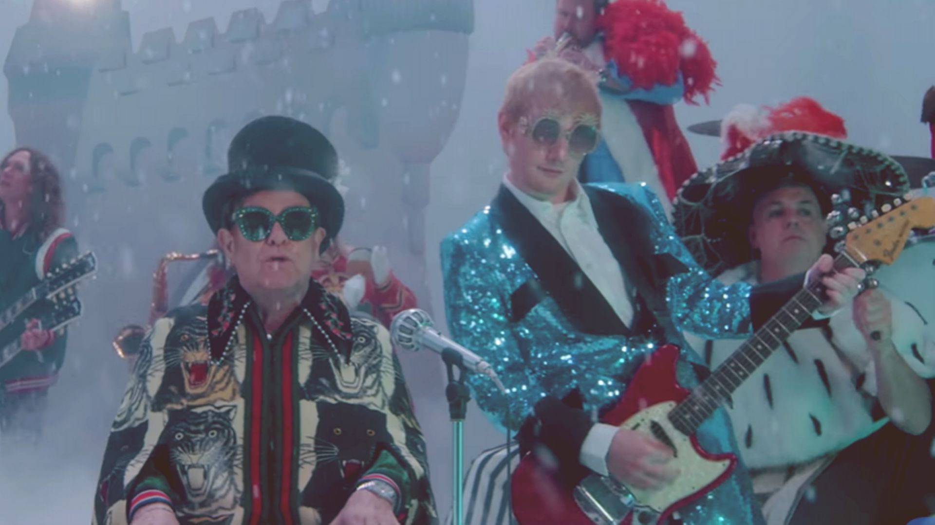Elton John et Ed Sheeran sortent un clip de Noël assez déjanté