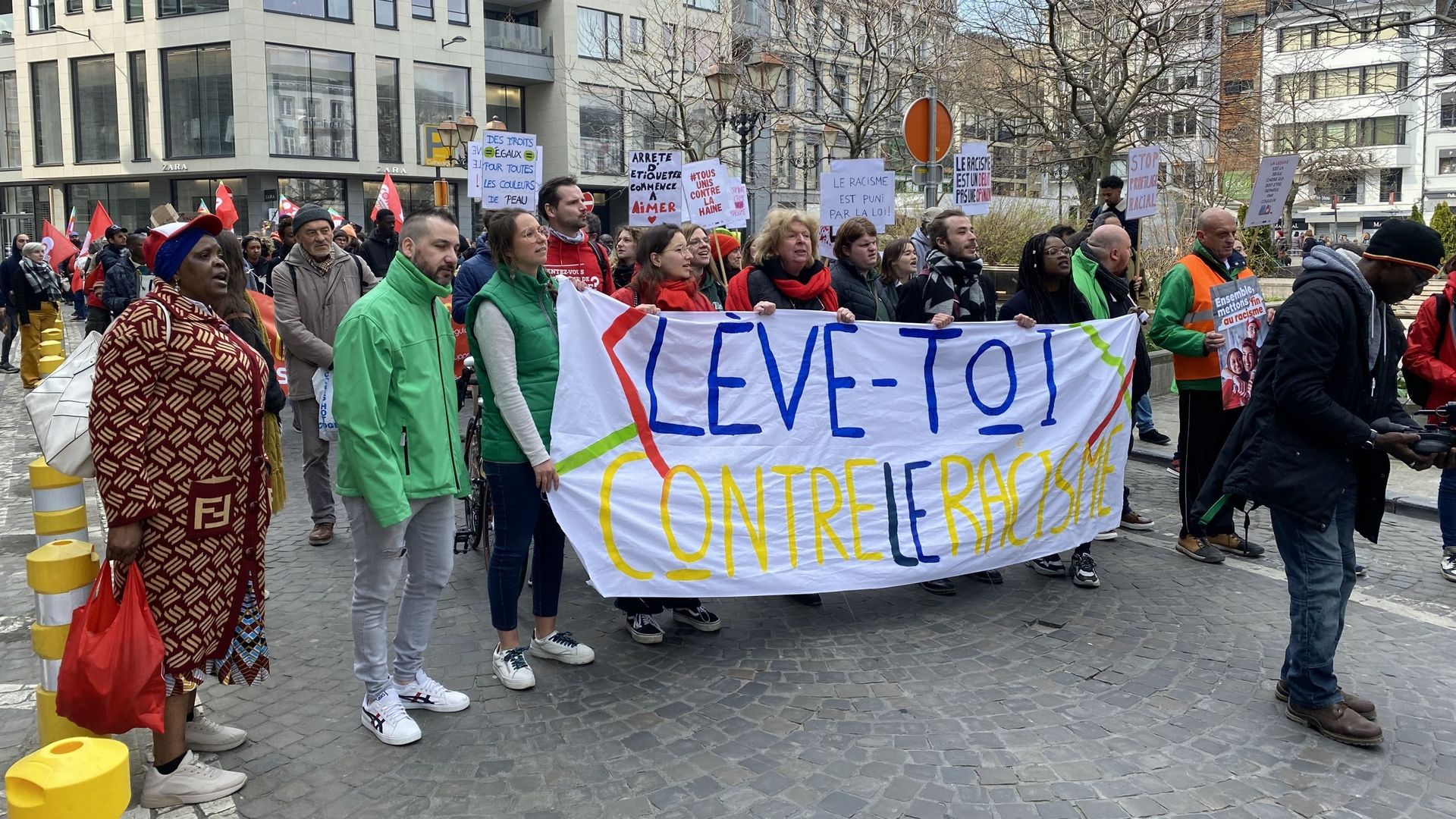 La manifestation contre le racisme a parcouru les rues de Liège ce dimanche en début d’après-midi.