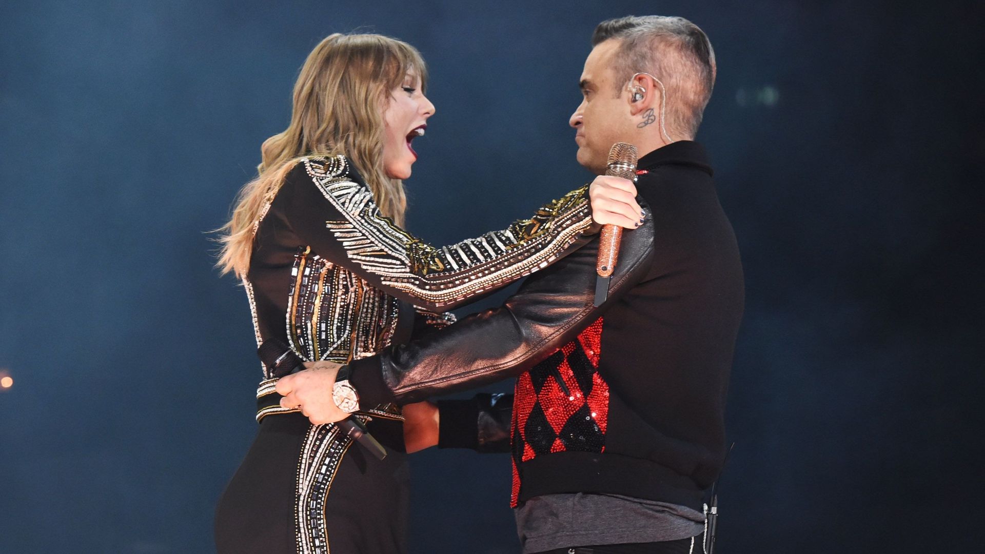 Robbie Williams a retardé son album par crainte de la concurrence avec Taylor Swift