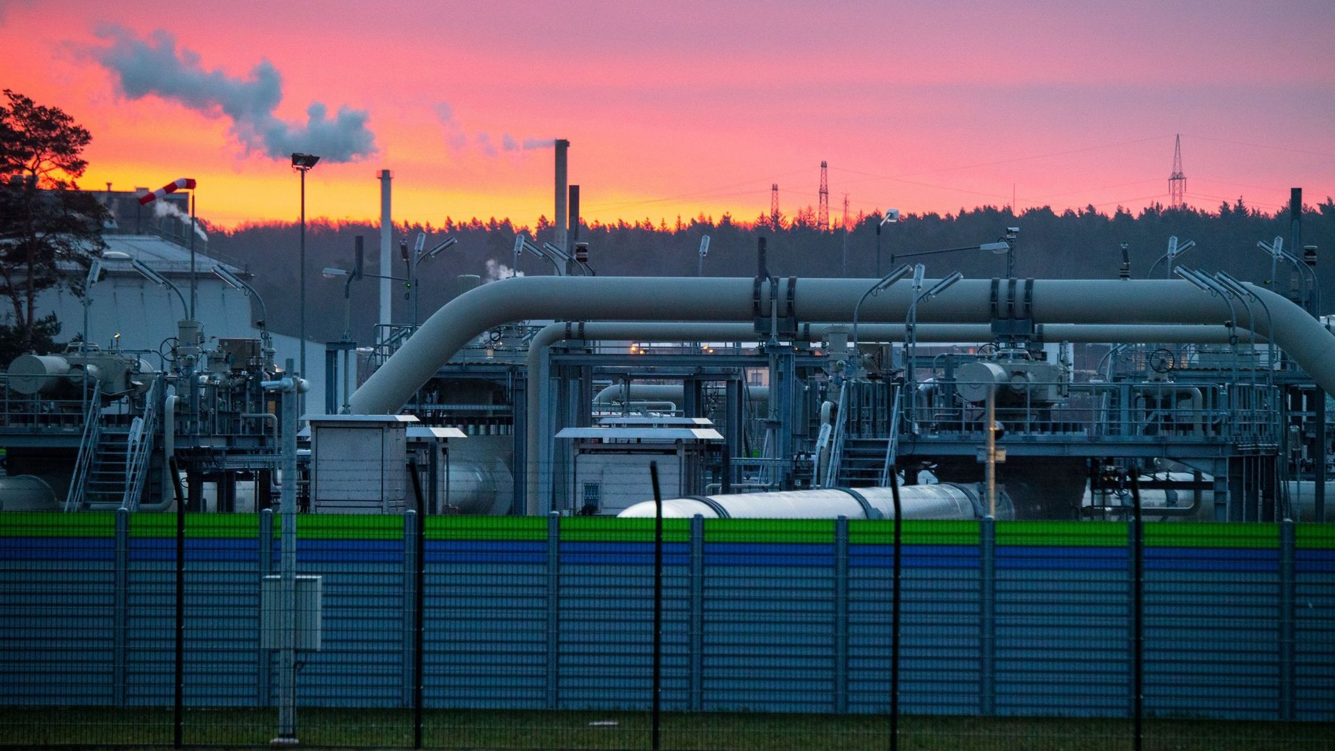Systèmes de canalisations et dispositifs d’arrêt à la station de réception de gaz du gazoduc Nord Stream 2 de la mer Baltique.