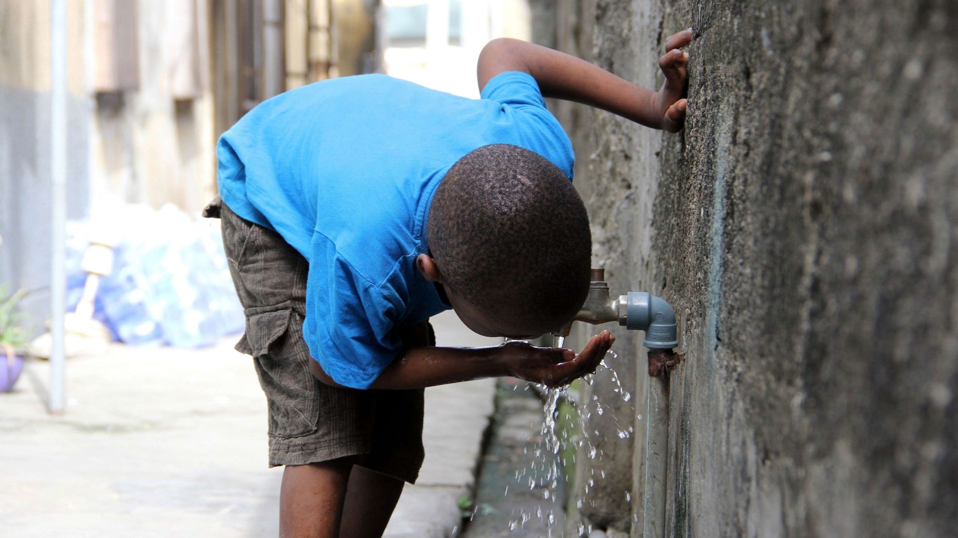 Le manque d'eau potable coûte la vie à 1000 enfants par jour