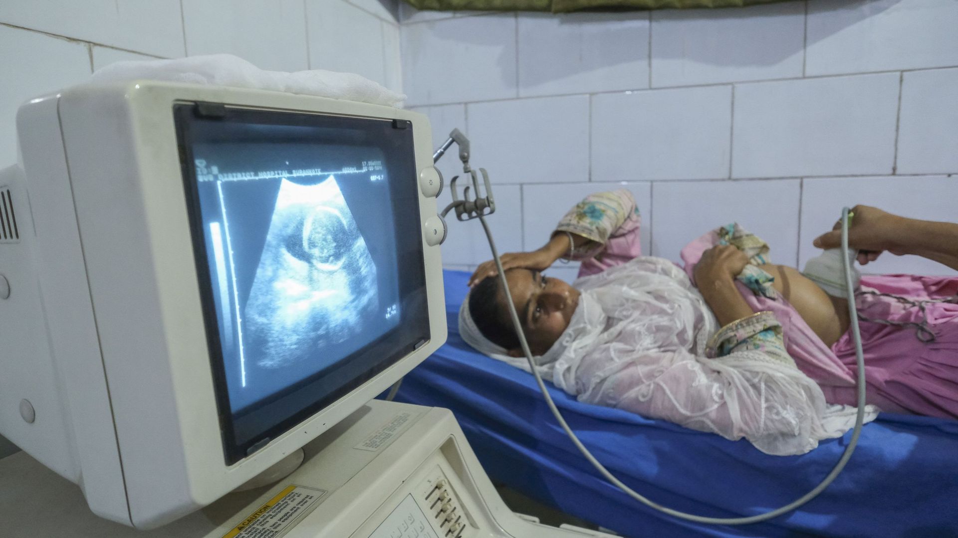 Soins d’une femme enceinte en Inde