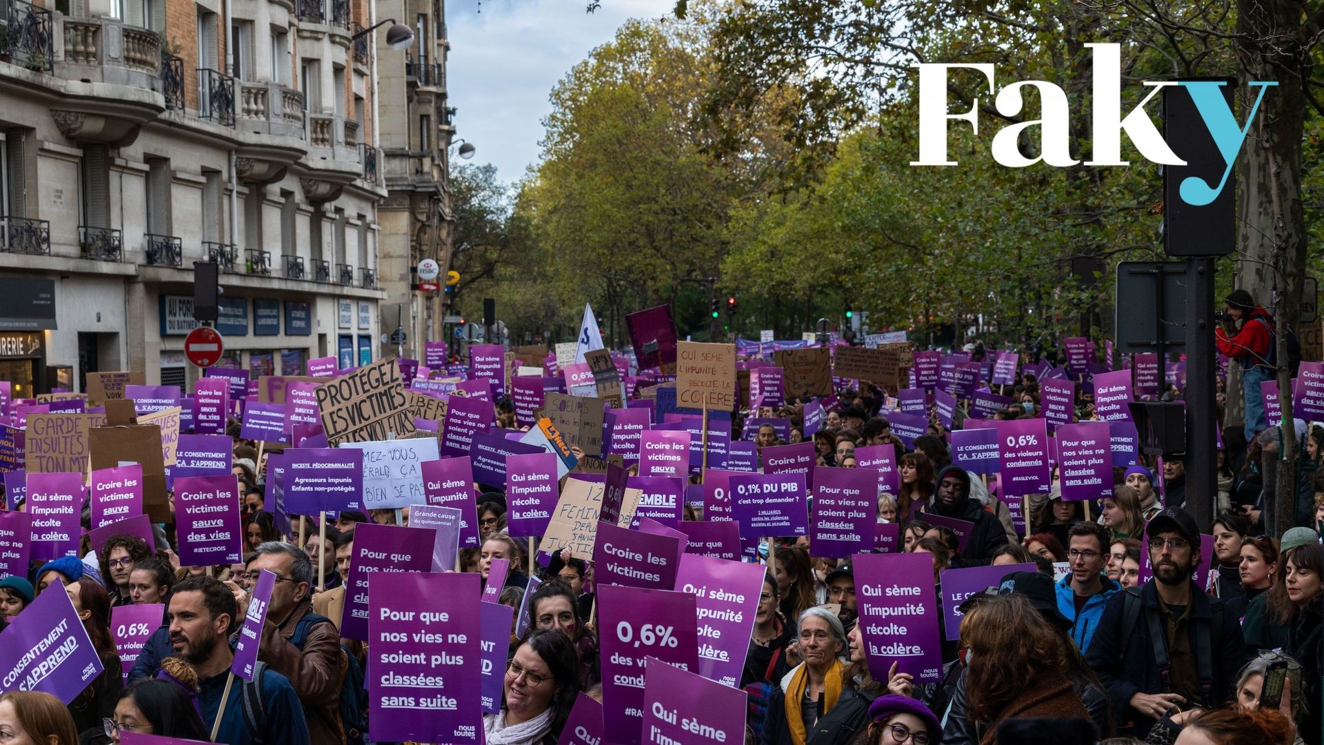 Ce 19 novembre 2022, dans les rues de Paris, plusieurs dizaines de milliers de personnes ont manifesté contre les violences sexistes et sexuelles et pour dénoncer les dysfonctionnements de la justice dans la lutte contre les violences sexistes et sexuelle