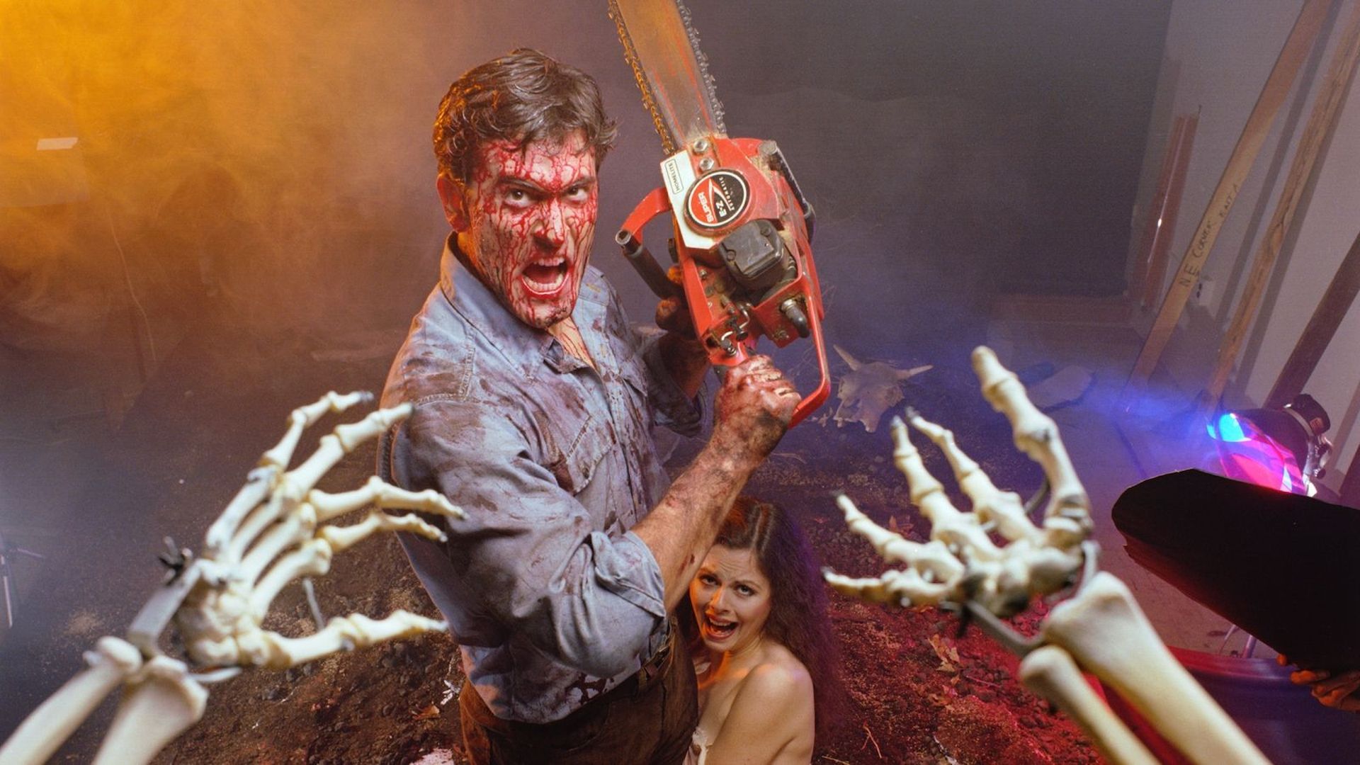 Ash et sa fameuse tronçonneuse en lutte contre de vilains démons, c’est ça Evil Dead
