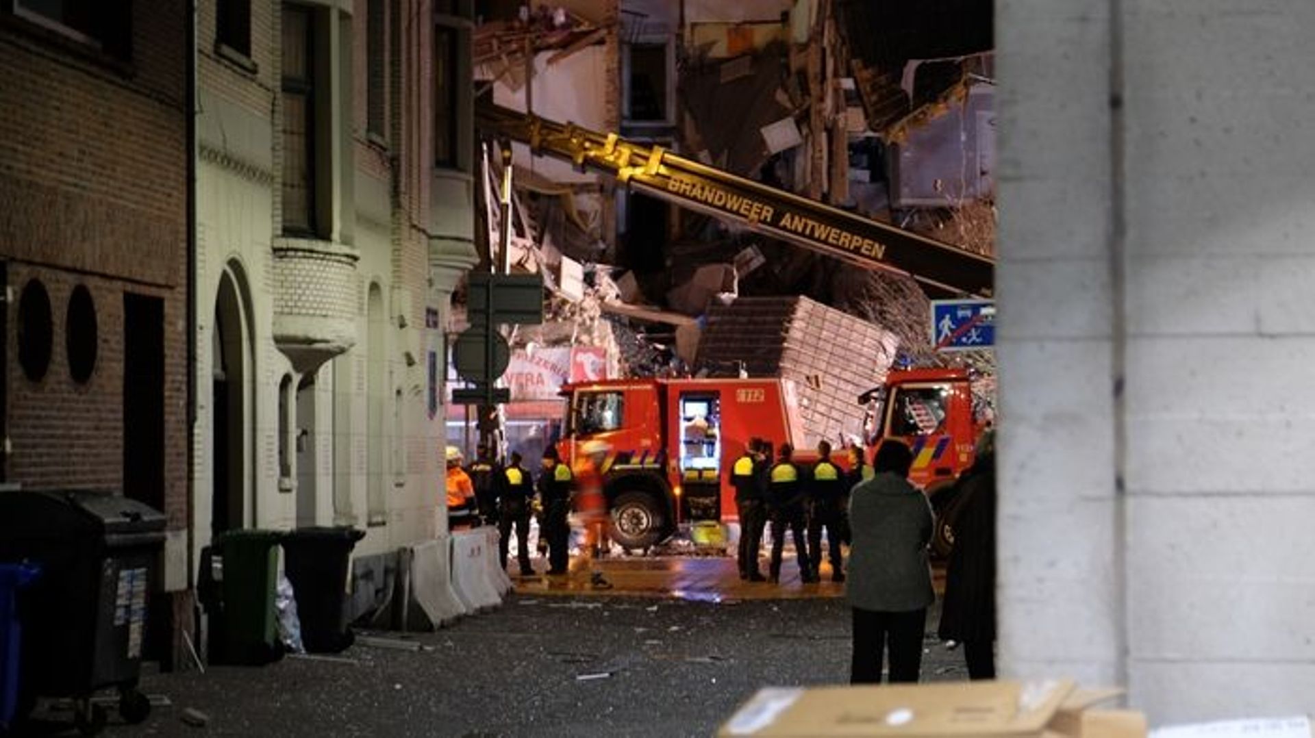 Les secours sur les lieux de l'explosion.