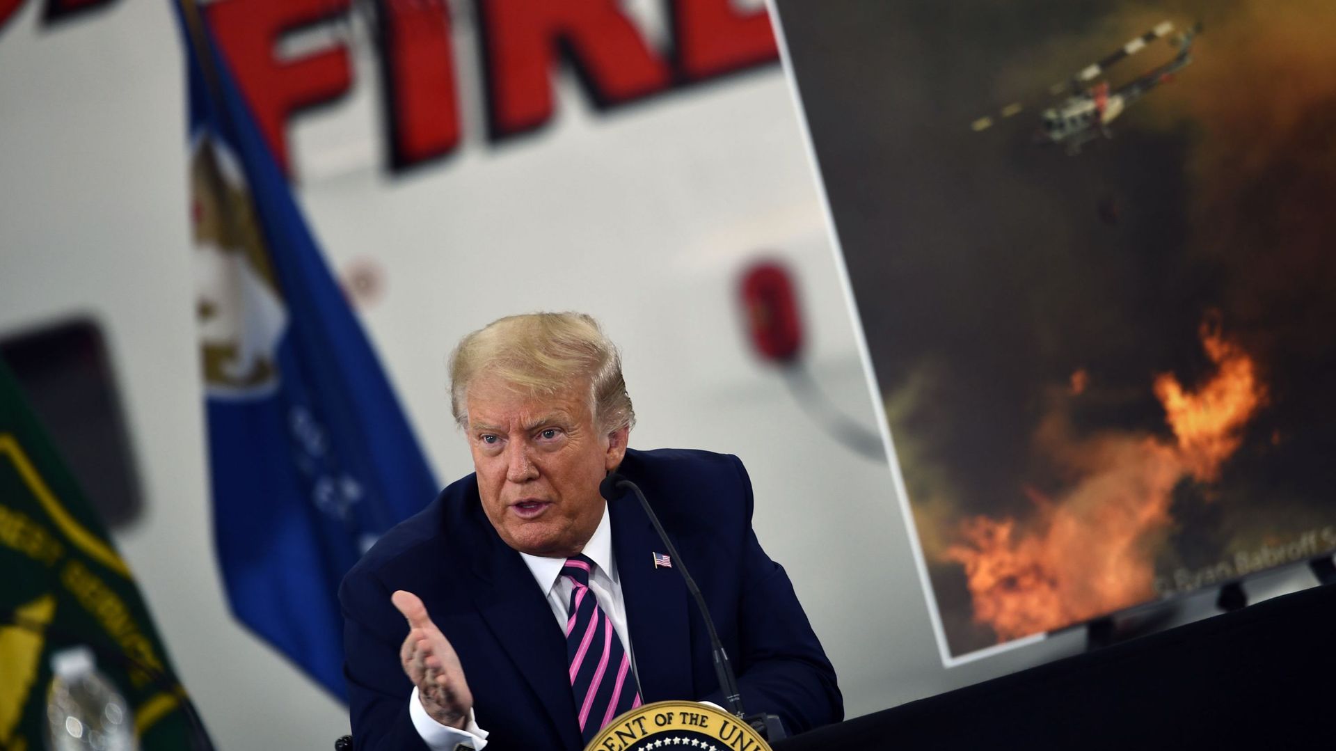 Incendies en Californie: "Ca finira par se refroidir", assène Donald Trump