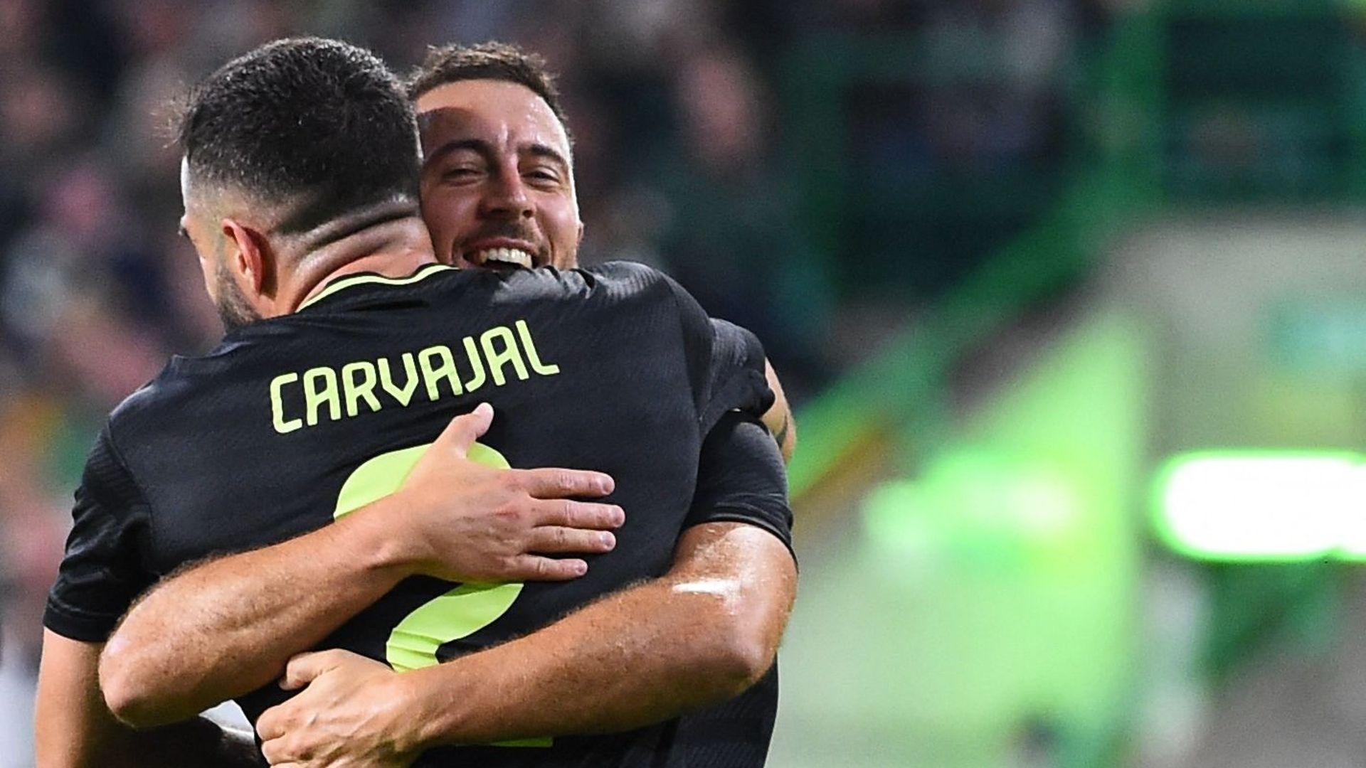Eden Hazard célèbre son but face au Celtic avec Dani Carvajal.