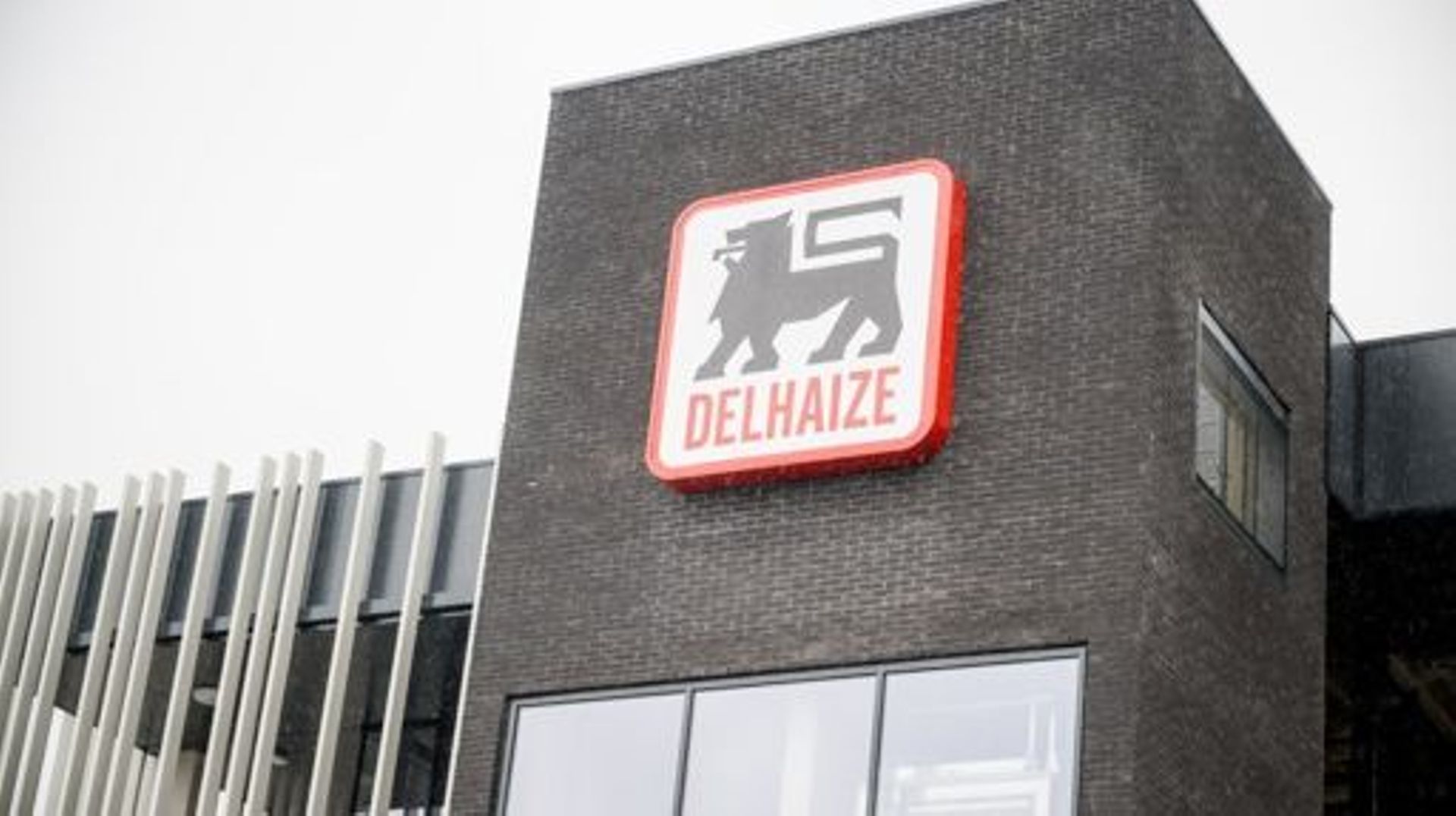 Illustration picture shows  a Delhaize supermarket in Mechelen, Tuesday 07 March 2023 . Delhaize decided at this morning's extraordinary works council to transfer all 128 stores that are still under own management to independent operators. BELGA PHOTO JAS