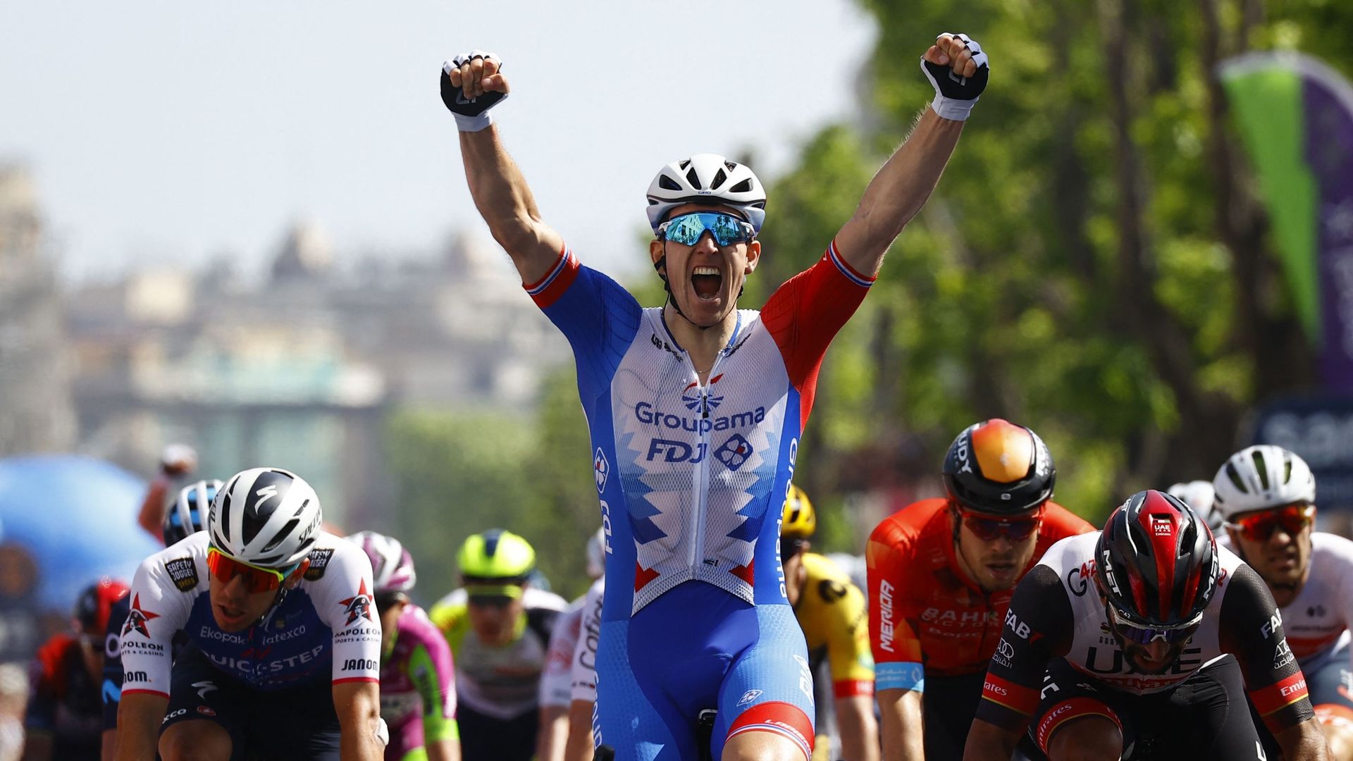 Giro : Arnaud Démare règle le sprint à Messine et débloque son compteur en 2022