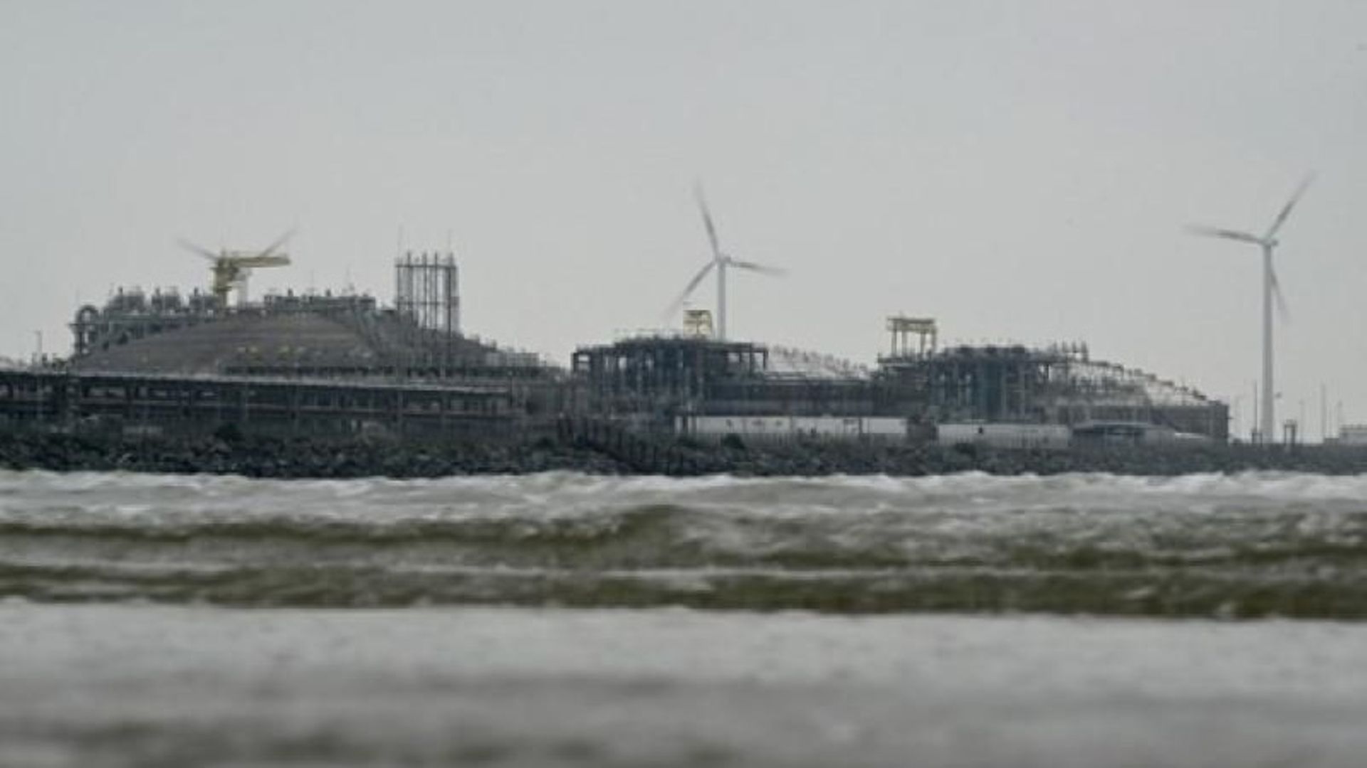 Le Parlement européen veut accélérer la sortie des hydrocarbures russes, la Russie est toujours "l’un des principaux producteurs" malgré les sanctions dit Poutine