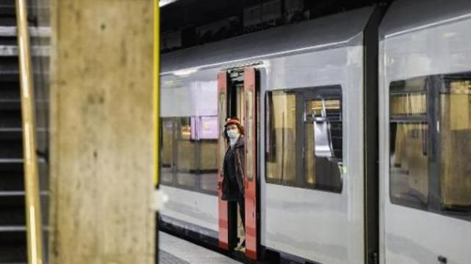 Une pétition demande le maintien d'un tag en hommage à George Floyd sur un train SNCB