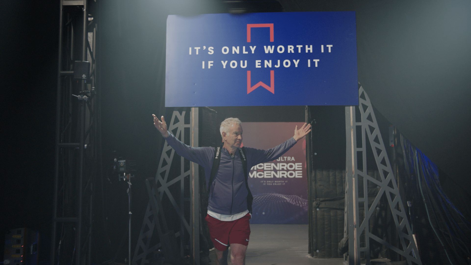 La minute insolite : le tennisman John McEnroe remonte sur le terrain pour affronter… son clone virtuel