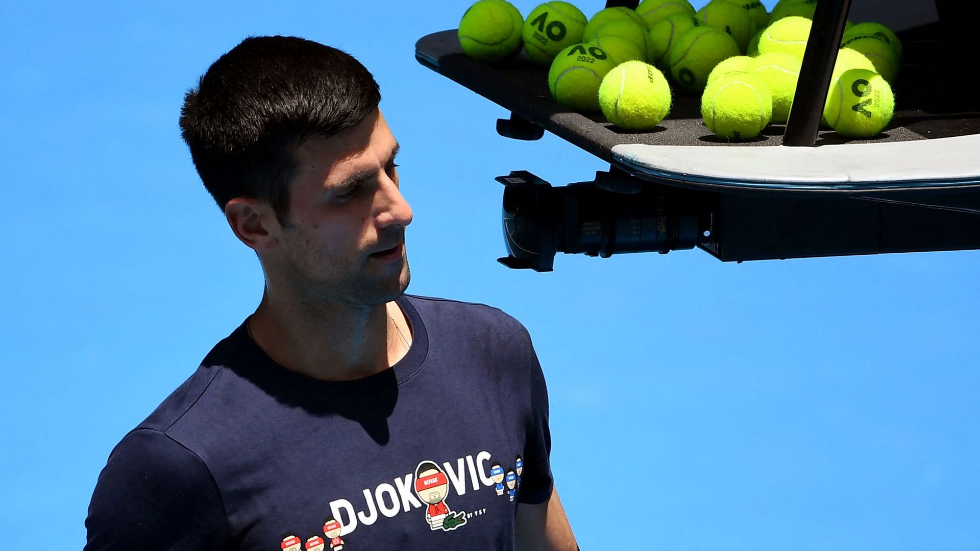Novak Djokovic reconnaît avoir "commis des erreurs"