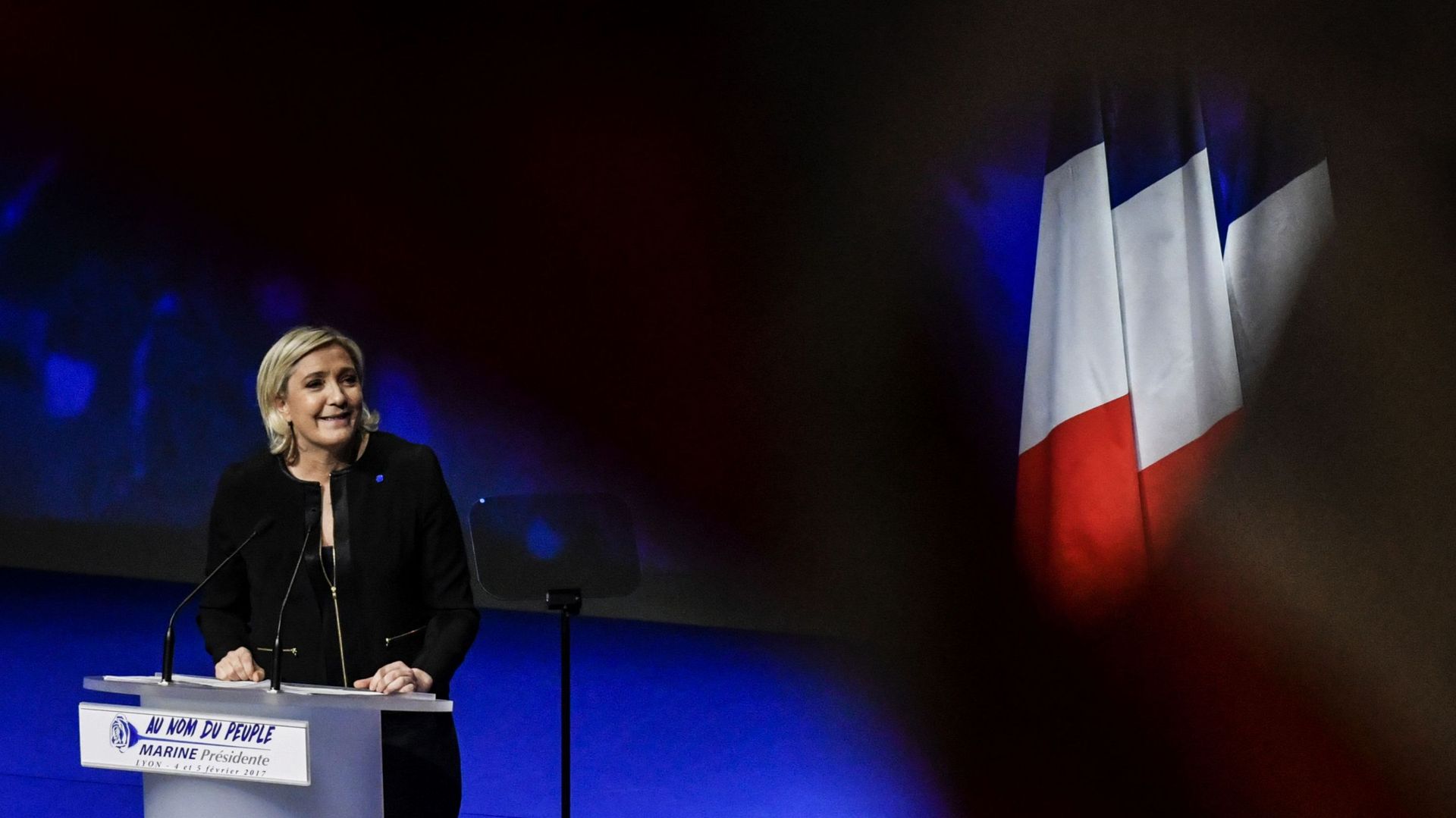 Présidentielle française: Marine Le Pen se présente en candidate du