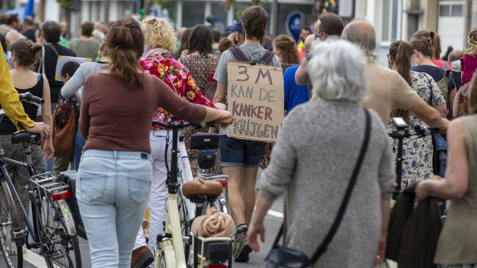 Des centaines de manifestants se sont rassemblés à Anvers pour une meilleure politique climatique