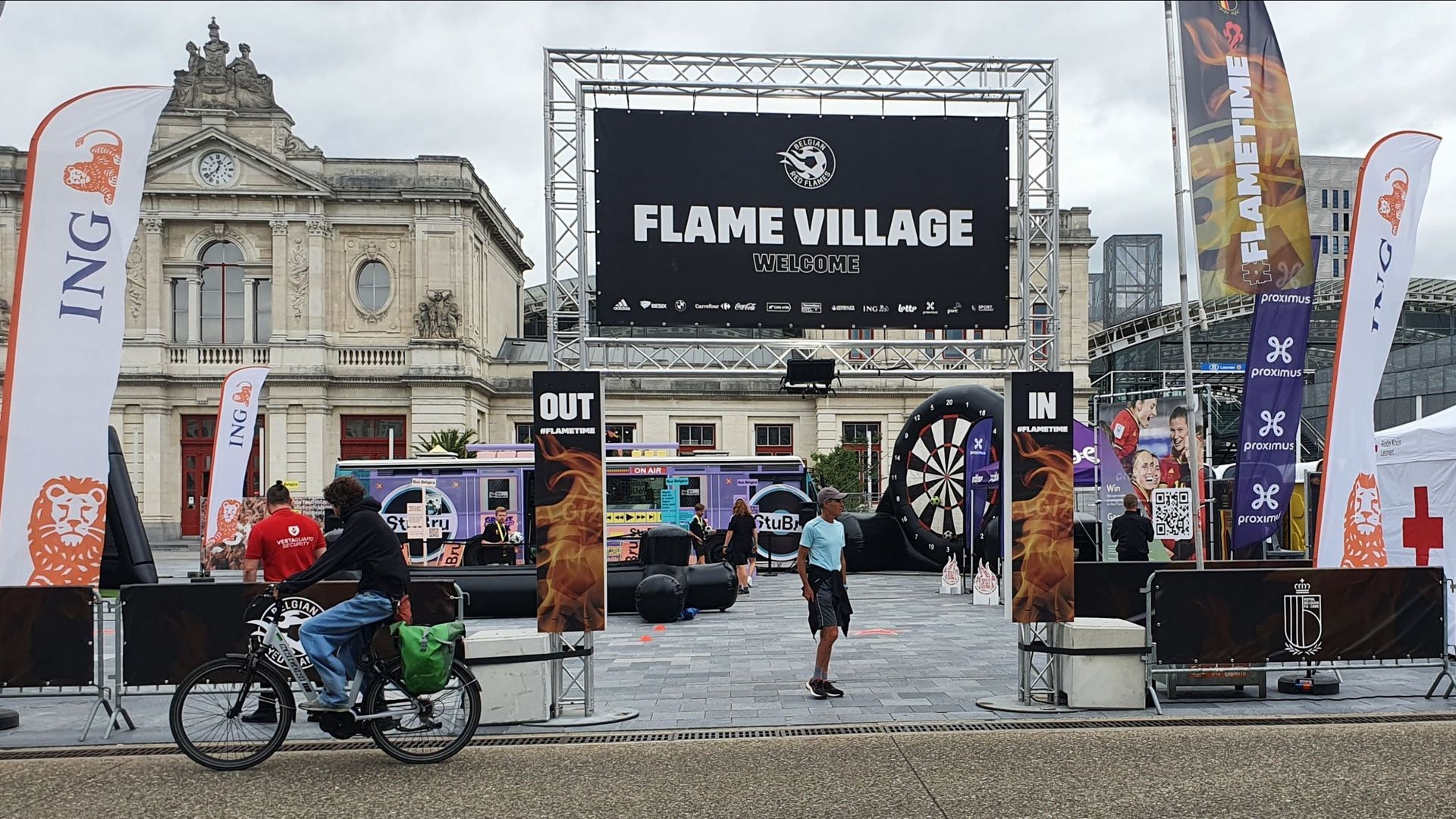 Le Flame Village a ouvert ses portes à Louvain.