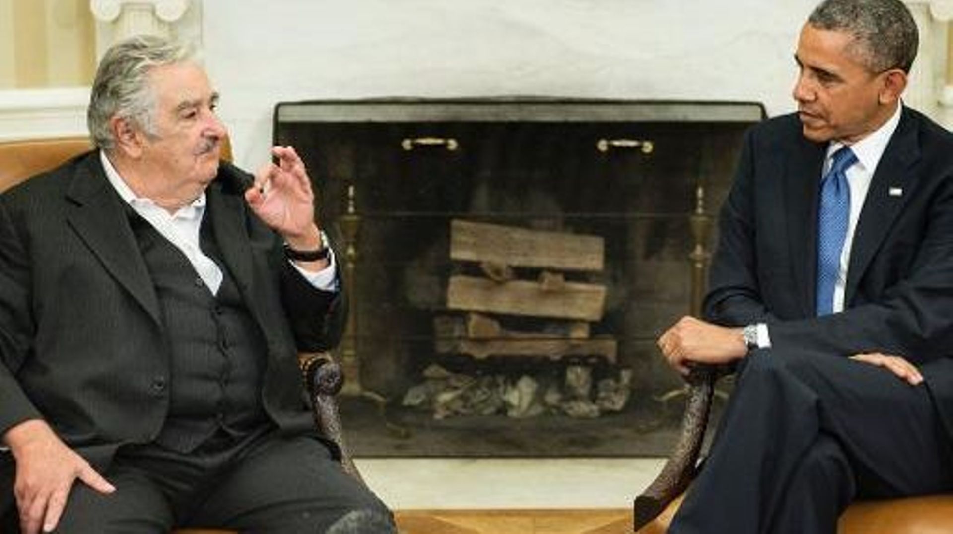 Le président américain Barack Obama (d) et le président uruguayen José Mujica avant une réunion dans le bureau ovale de la Maison-Blanche 12 mai 2014, à Washington
