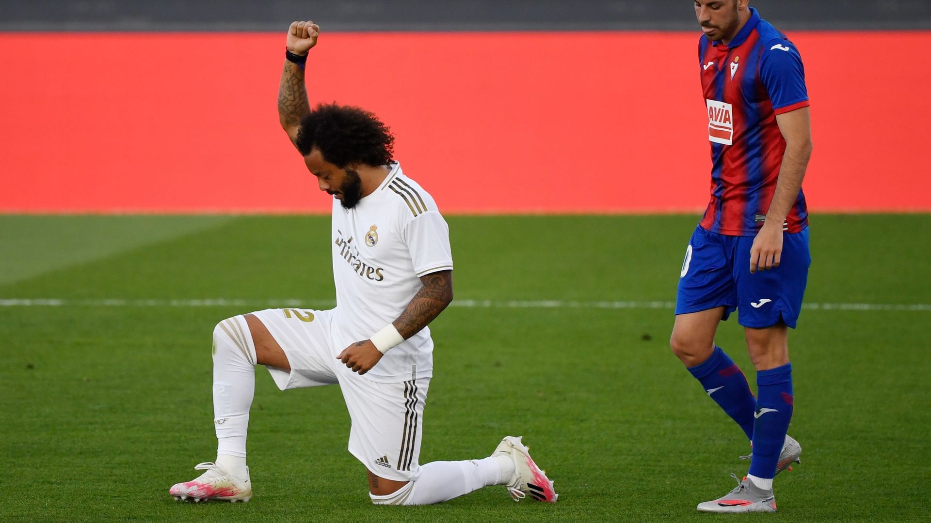 Real Madrid: Marcelo célèbre son but en hommage à la lutte antiraciste