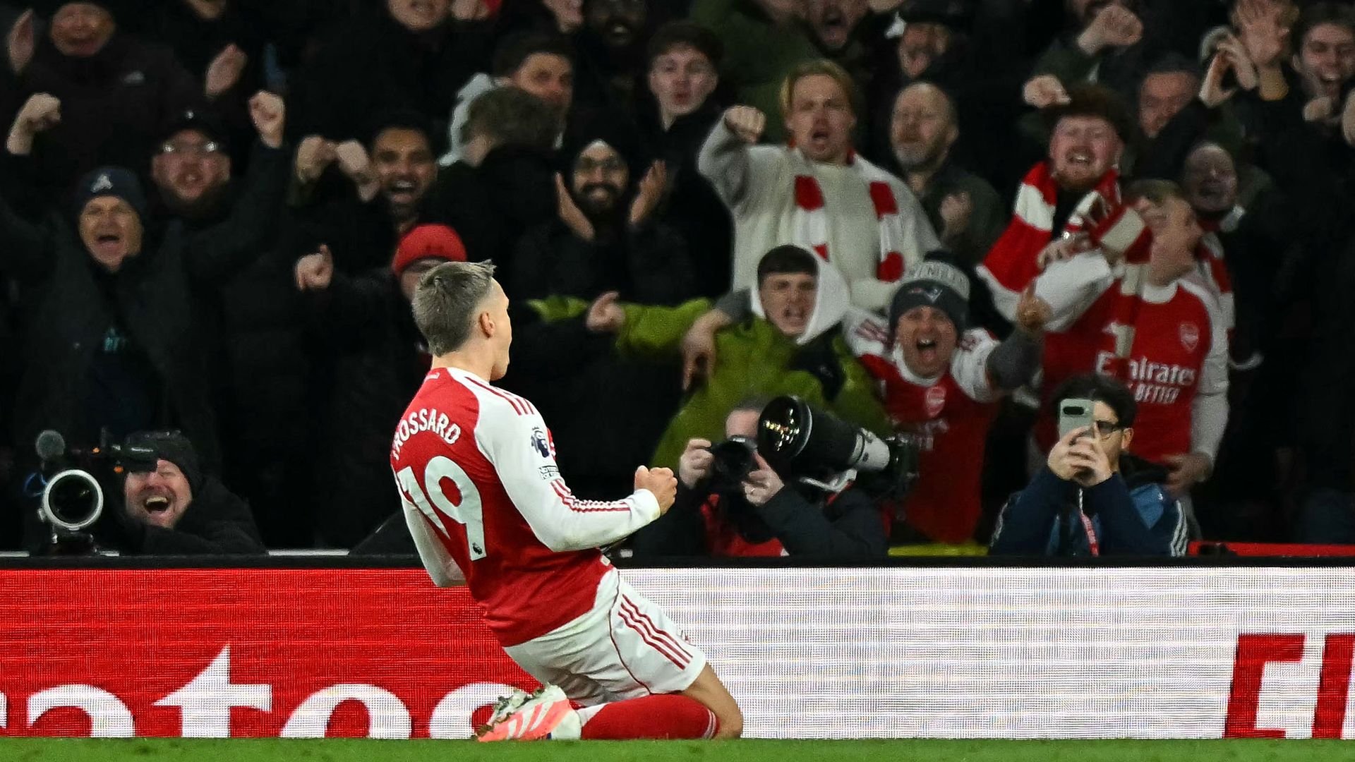 Leandro Trossard, l’atout "magique" d’Arsenal, loué par Mikel Arteta