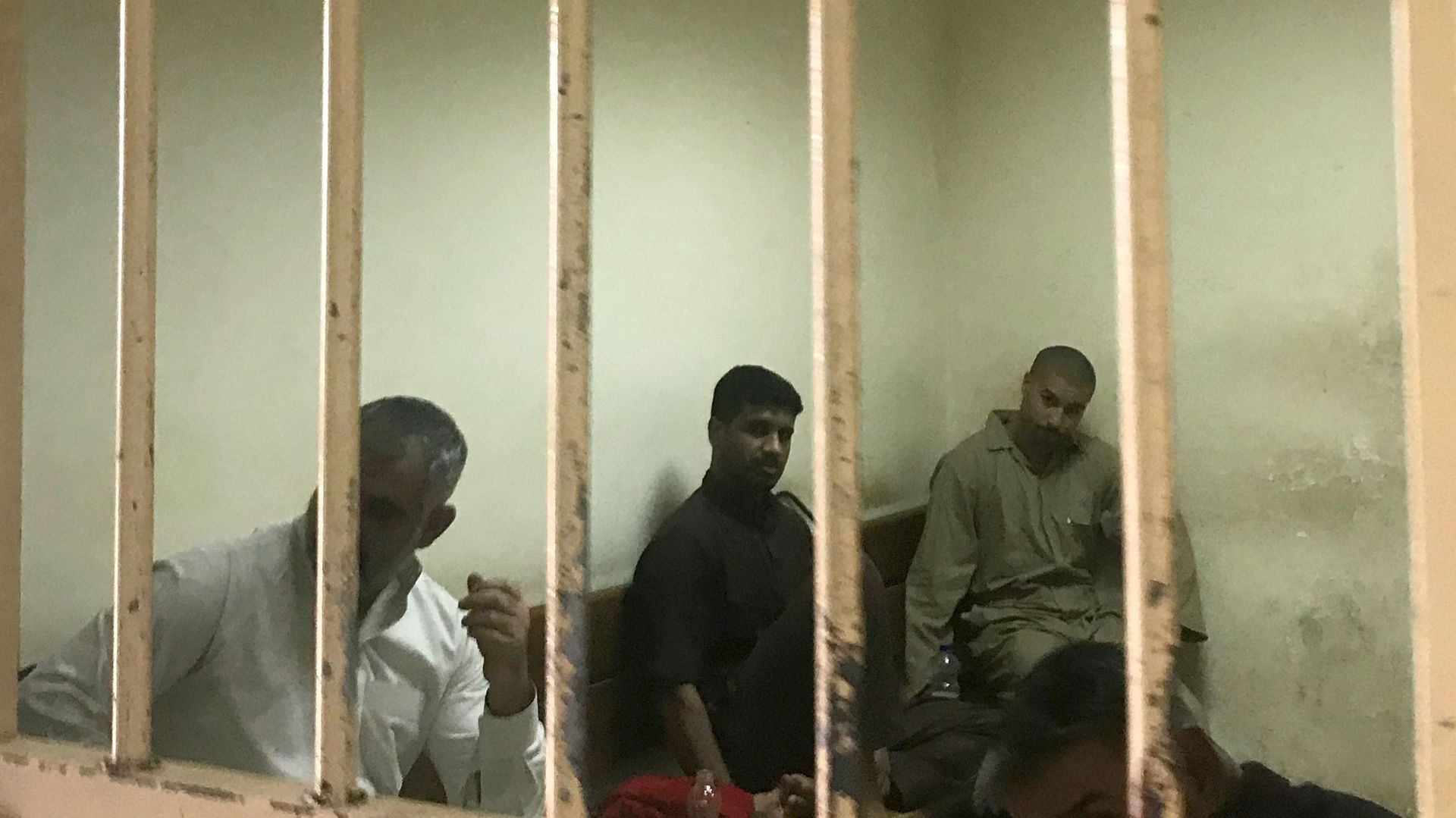 Tarik Jadaoun, en cellule, se trouve à droite sur la photo.