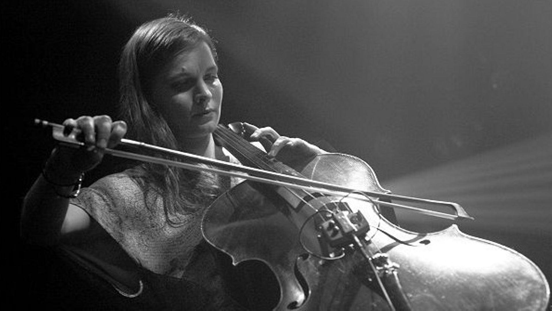 Hildur Gudnadottir - compositrice et violoncelliste 