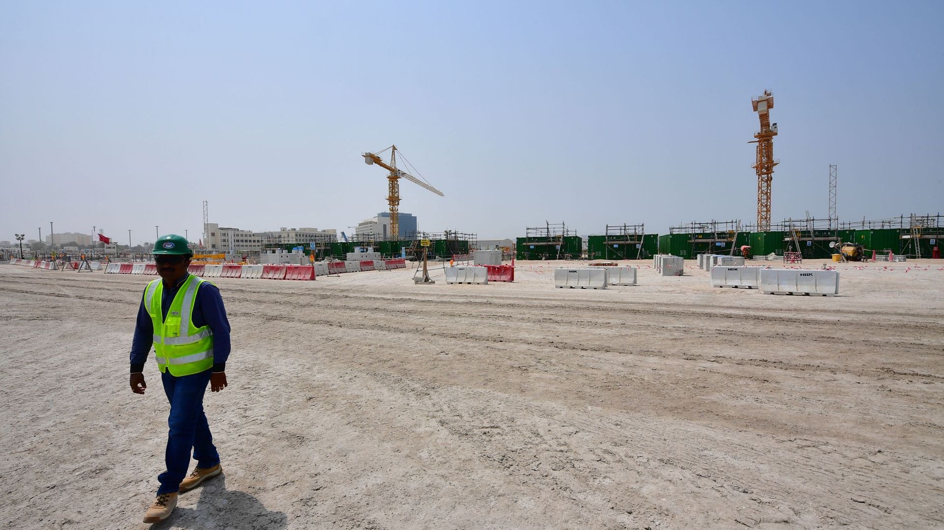 Qatar: les ouvriers étrangers restent victimes de discrimination, selon une experte
