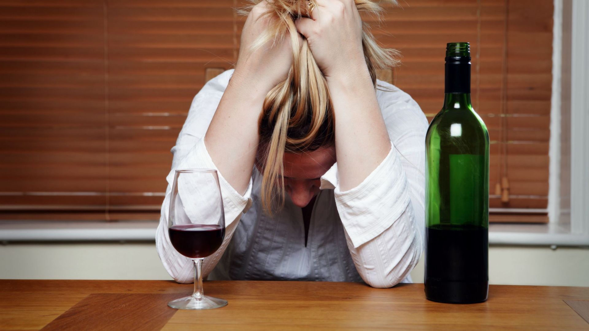 L'alcoolisme : un fardeau plus lourd pour les femmes que pour les hommes