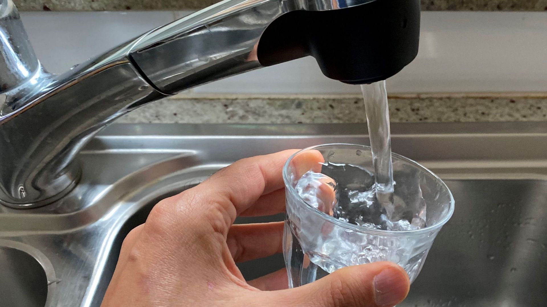 L’eau du robinet de nouveau potable à Hodeige