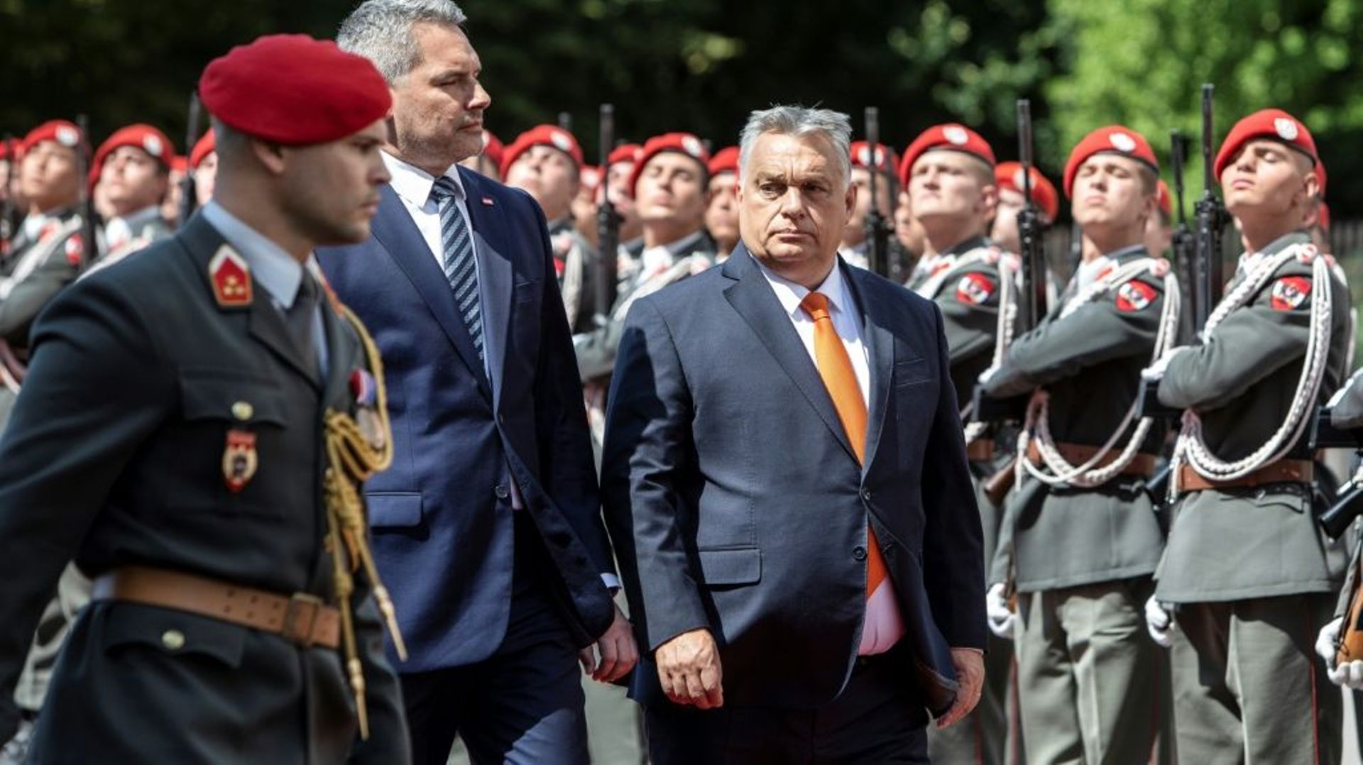 Le Premier ministre hongrois Viktor Orban (D) et le chancelier autrichien Karl Nehammer le 28 juillet 2022 à Vienne