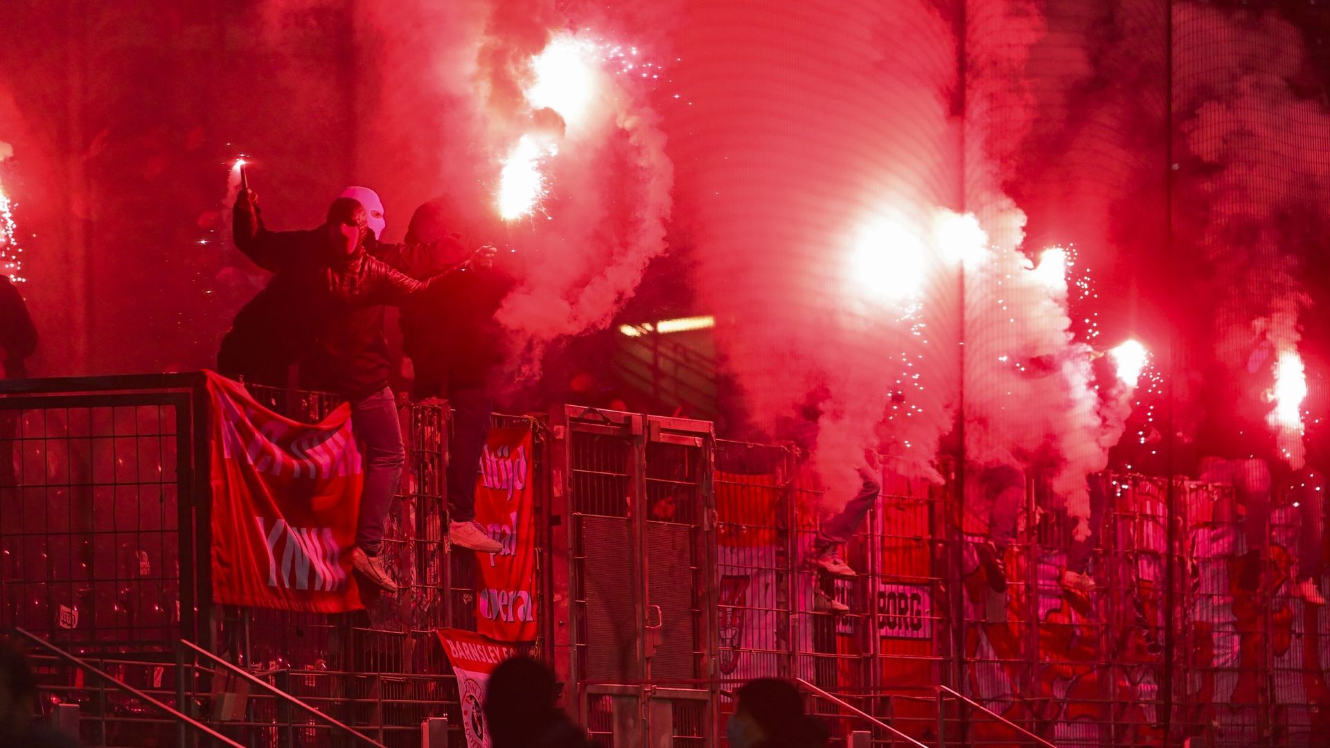 L’UEFA a infligé une amende de 30.000 euros à l’Antwerp, ainsi qu’une interdiction à ses supporters d’accompagner leur équipe lors du prochain match européen, en déplacement.