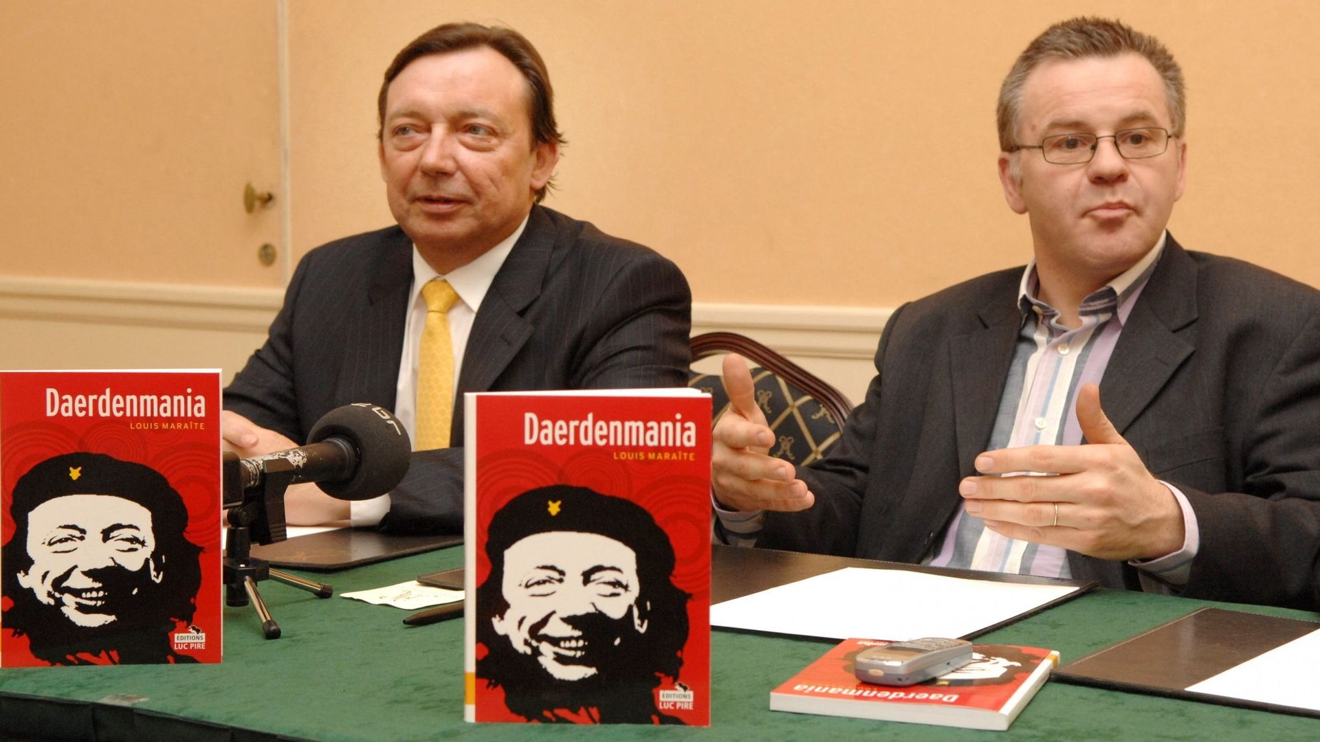 Louis Maraite avec Michel Daerden lors de la présentation de son livre Daerdenmania en 2007